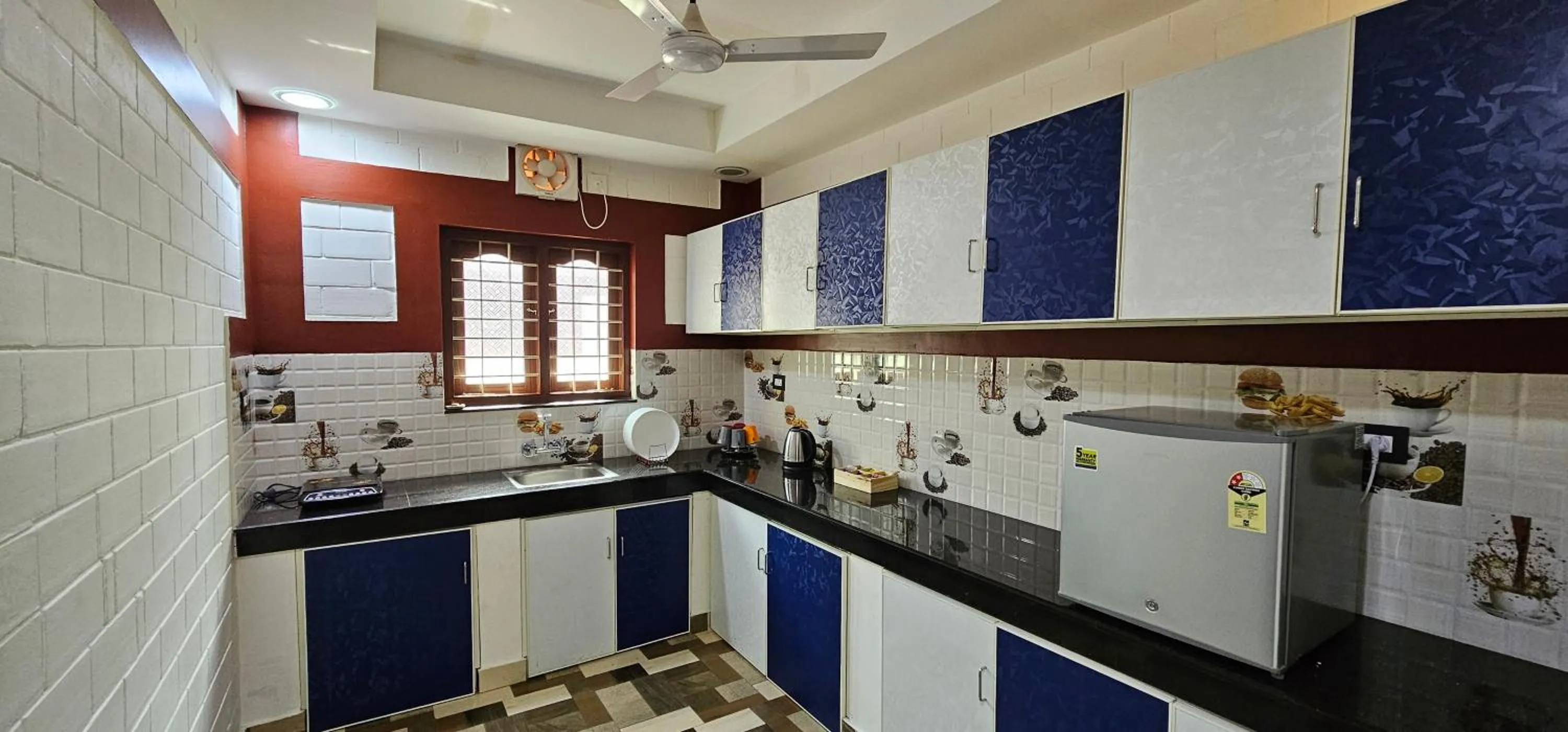 Kitchen or kitchenette in LEISURE VALLEY BEACH RESORT