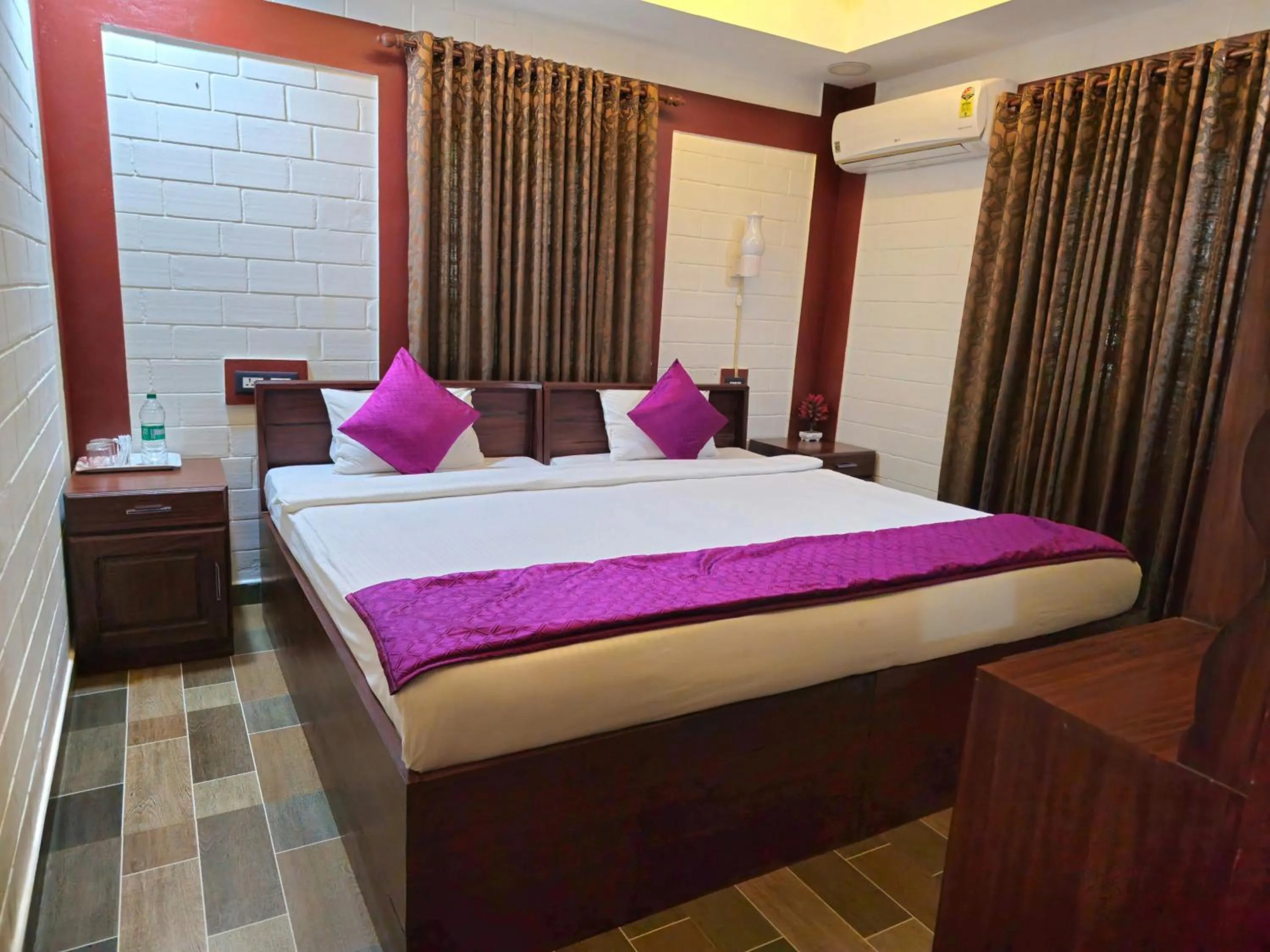 Bedroom, Bed in LEISURE VALLEY BEACH RESORT