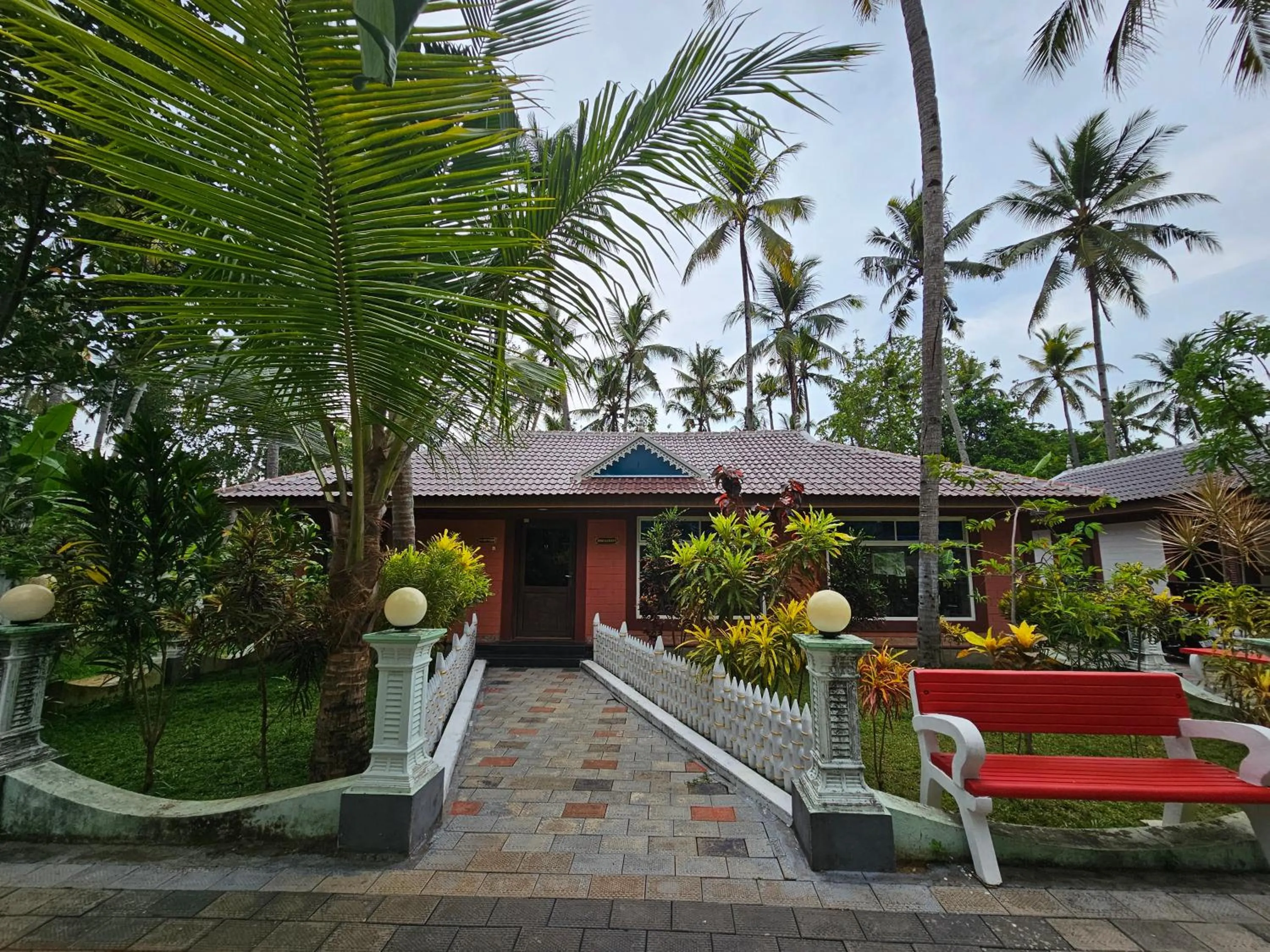 Restaurant/places to eat in LEISURE VALLEY BEACH RESORT