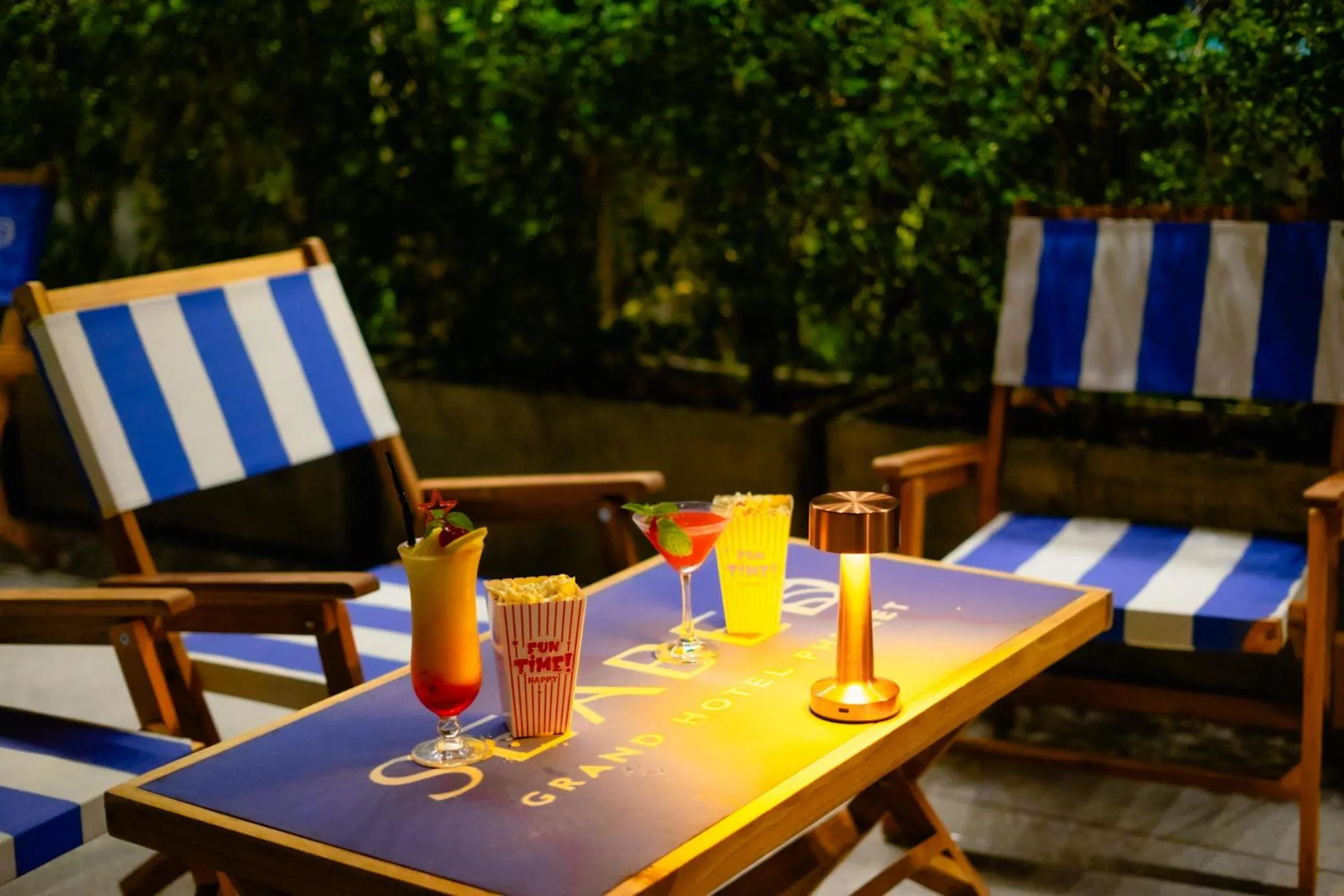 Food and drinks in Seabed Grand Hotel Phuket - SHA Extra Plus