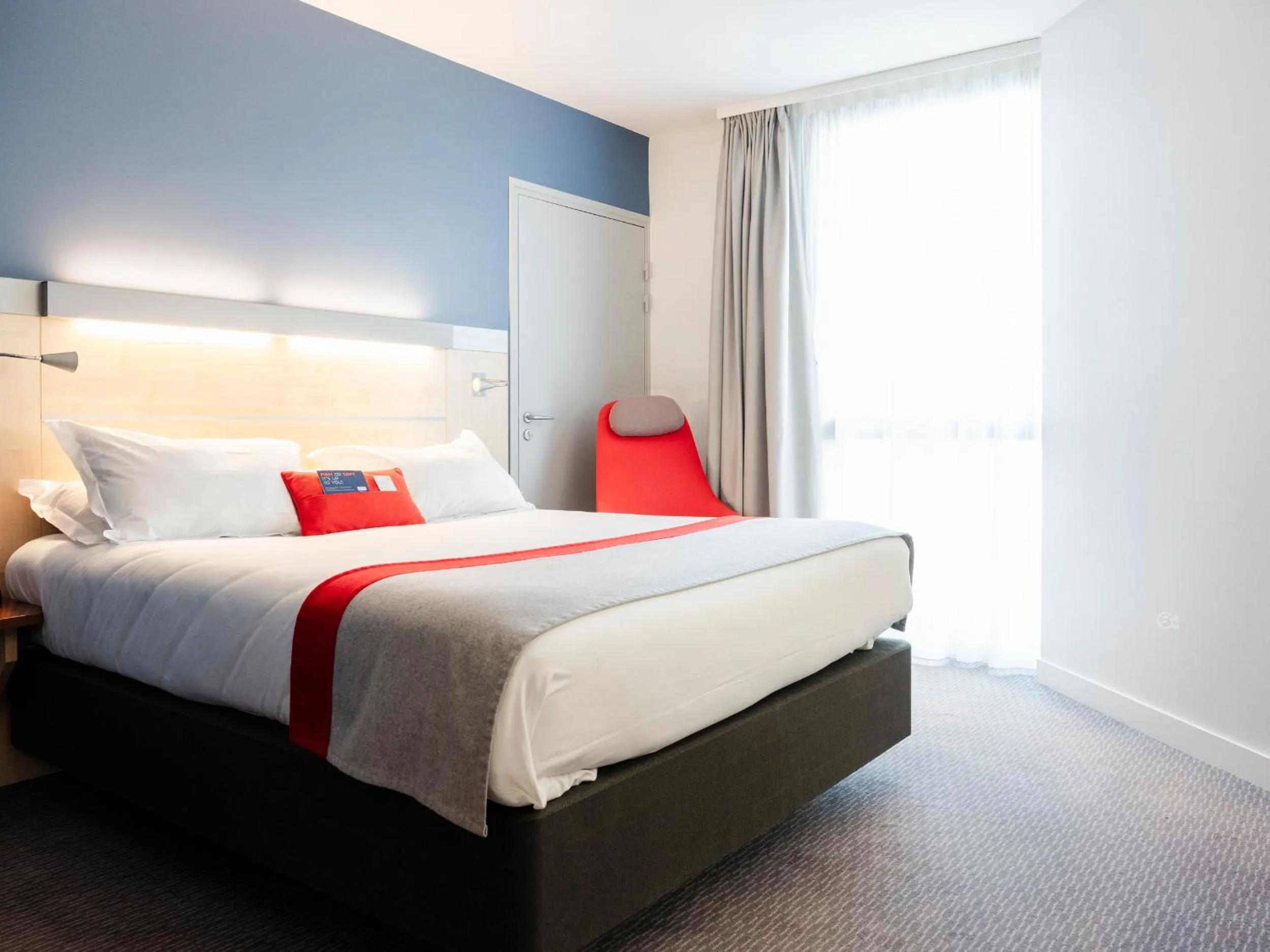 Bedroom, Bed in Holiday Inn Express Saint-Nazaire by IHG