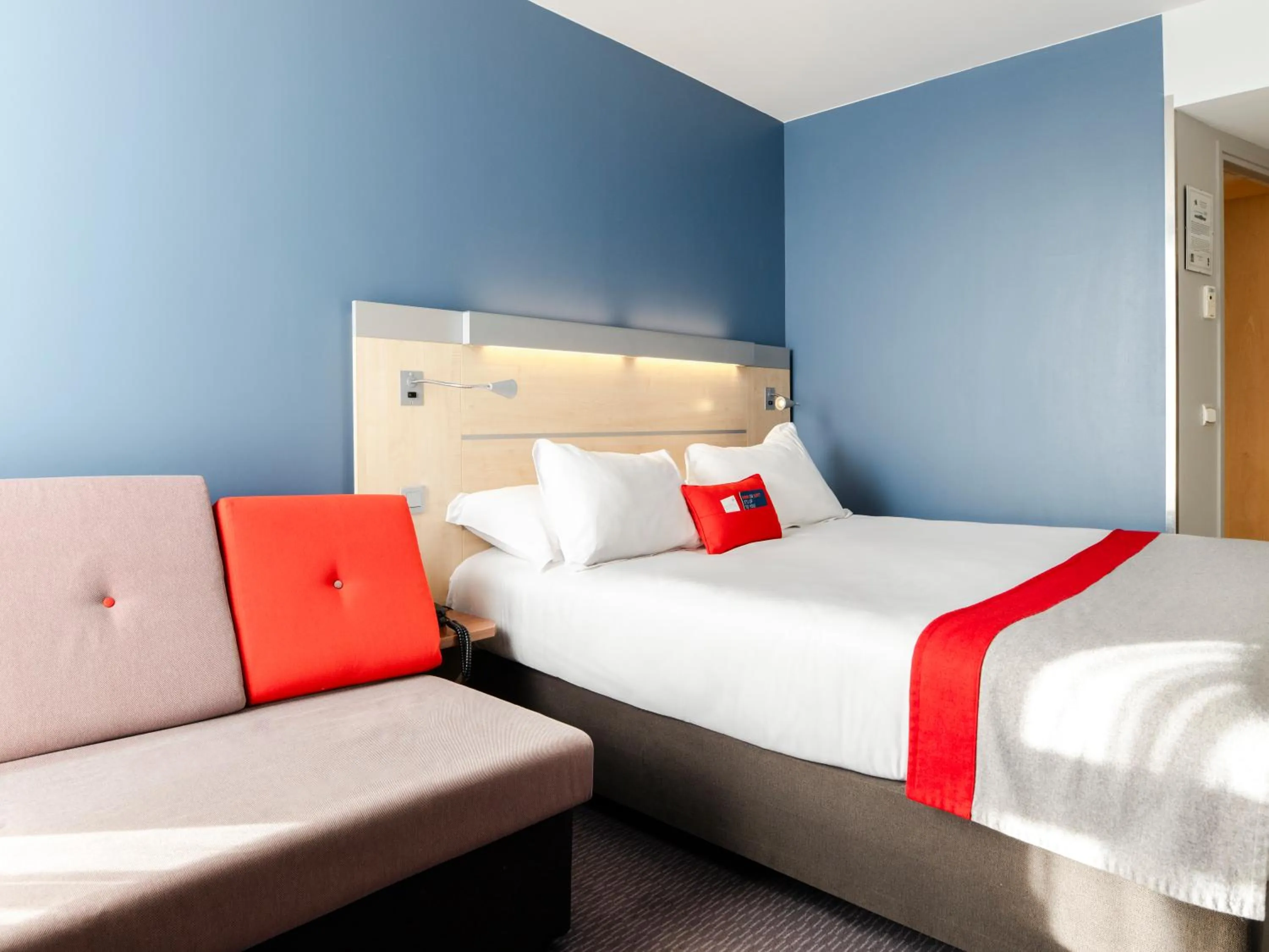 Family, Bed in Holiday Inn Express Saint-Nazaire by IHG