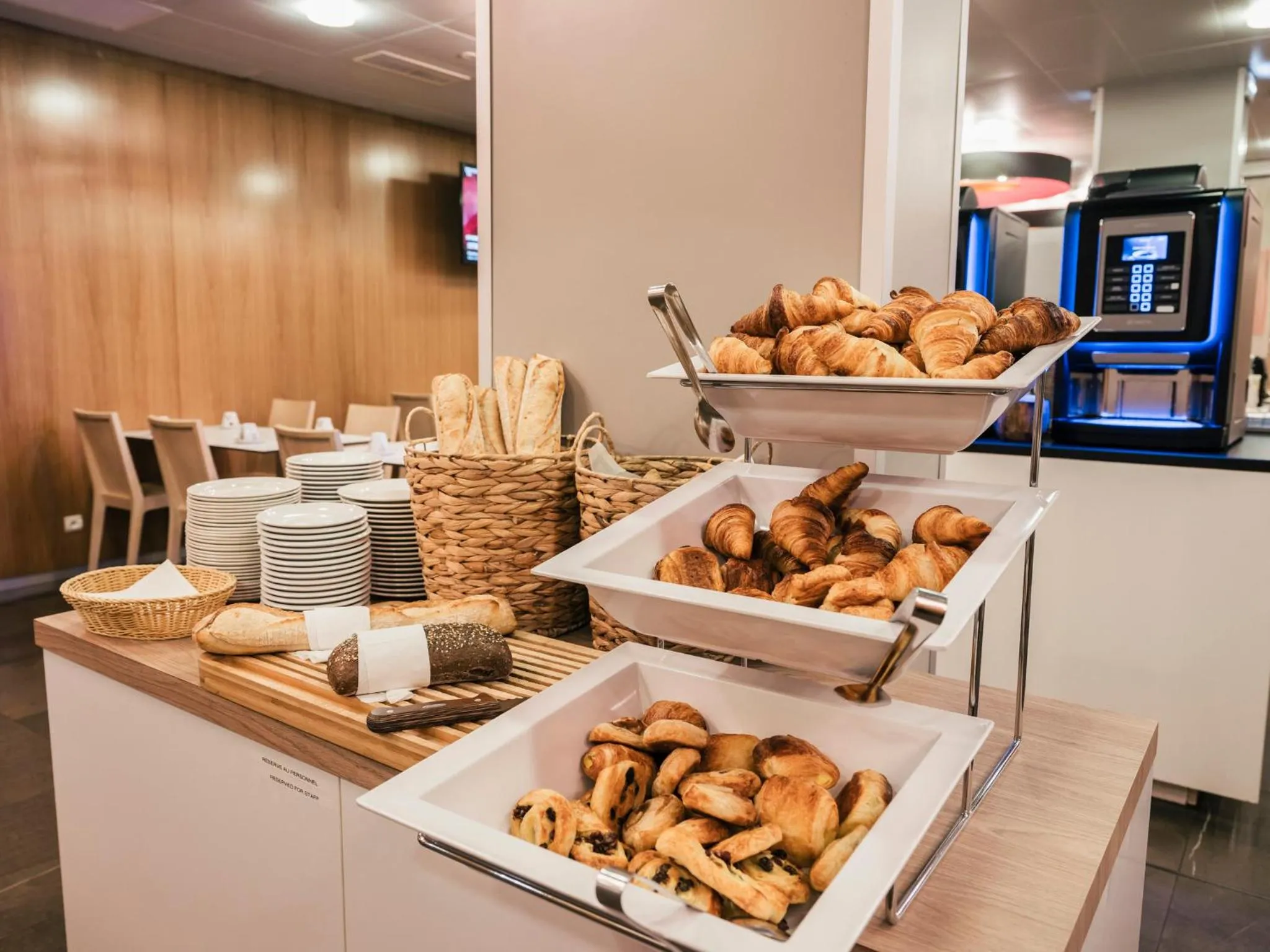 Restaurant/places to eat in Holiday Inn Express Saint-Nazaire by IHG