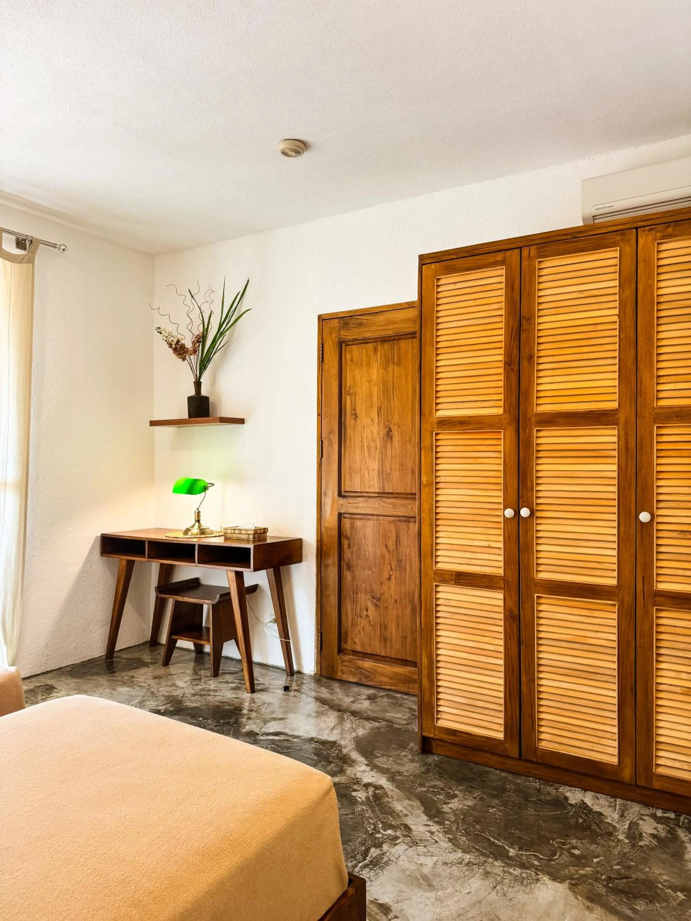 wardrobe in Halamanan Residences