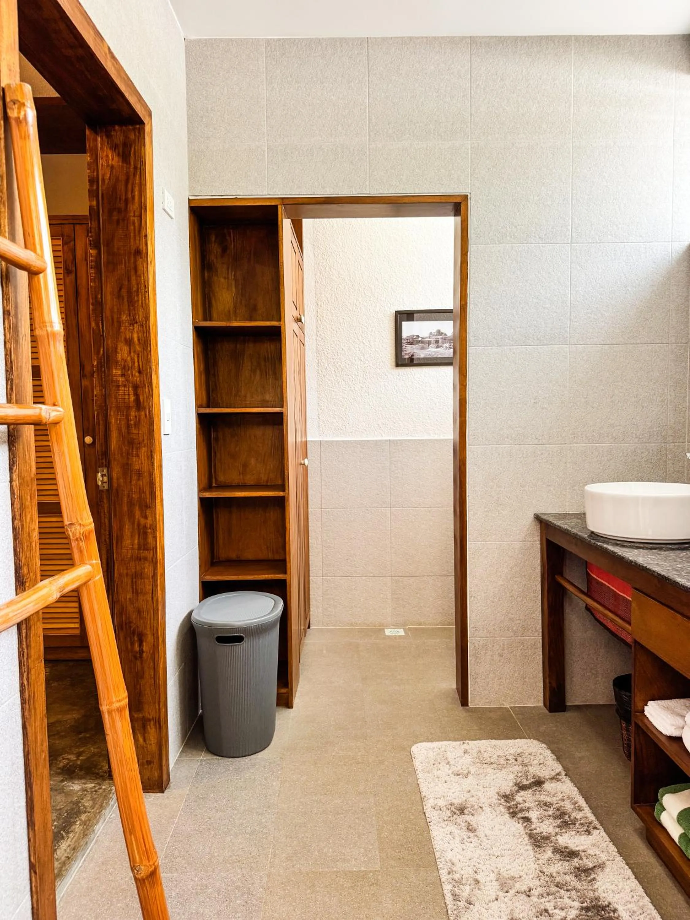Bathroom in Halamanan Residences