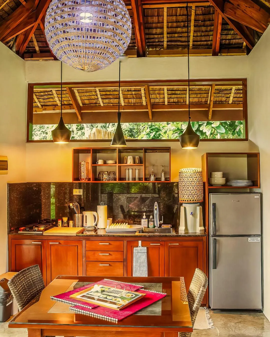 Kitchen or kitchenette in Halamanan Residences