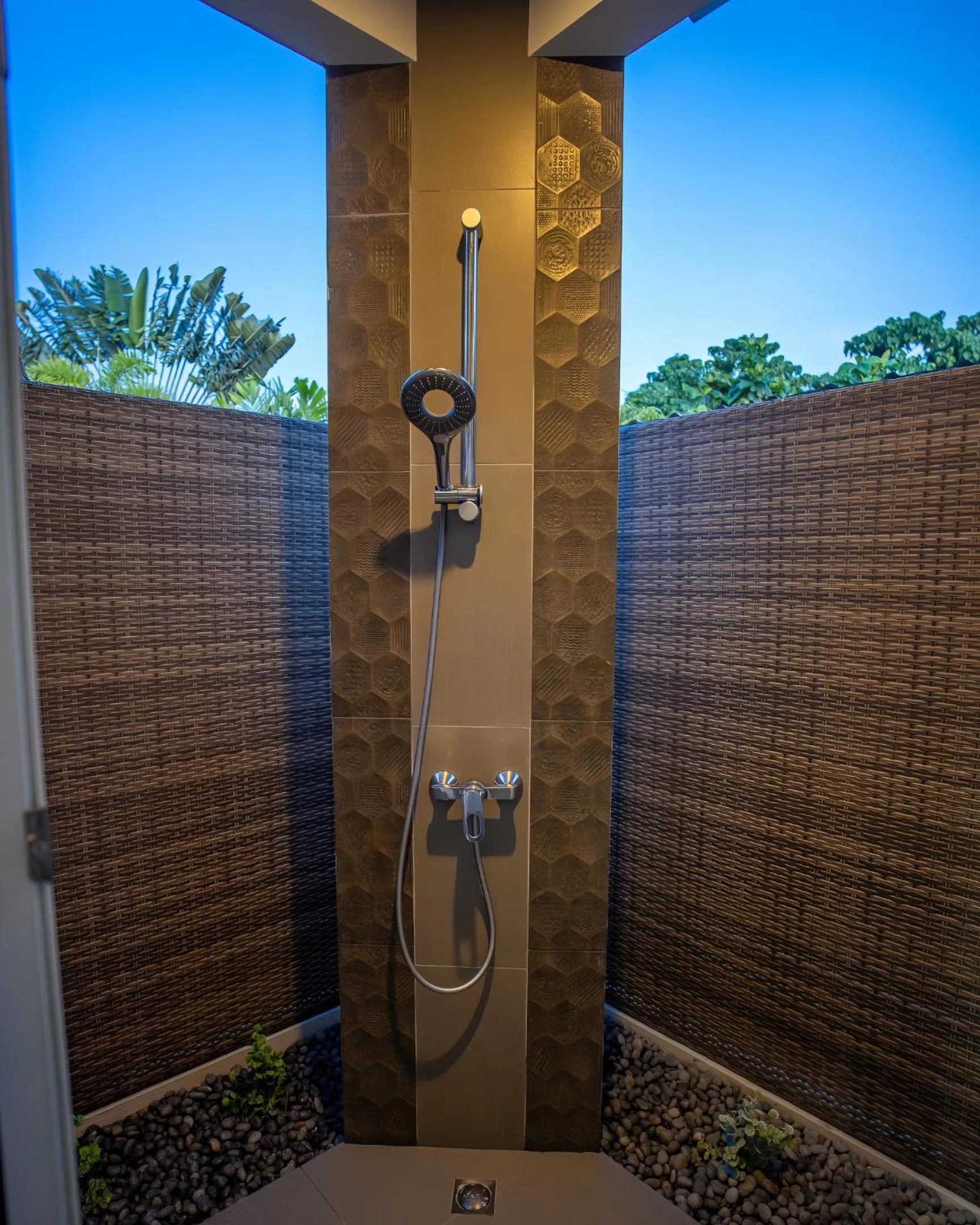 Halamanan Residences