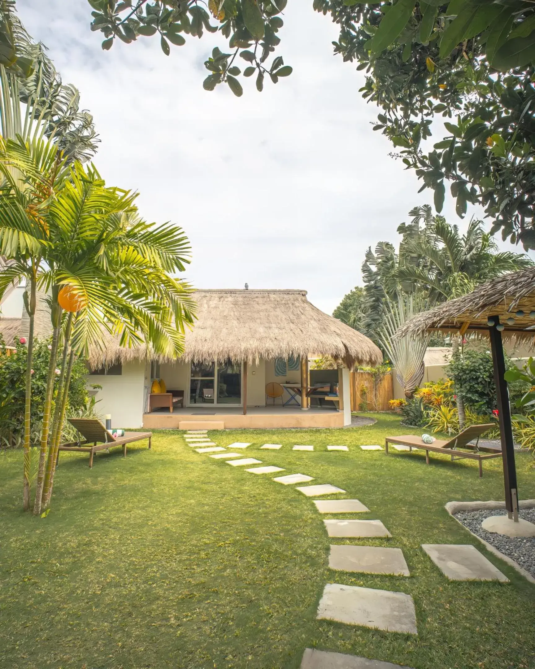 Villa with Garden View in Halamanan Residences Villa with Garden View in Halamanan Residences