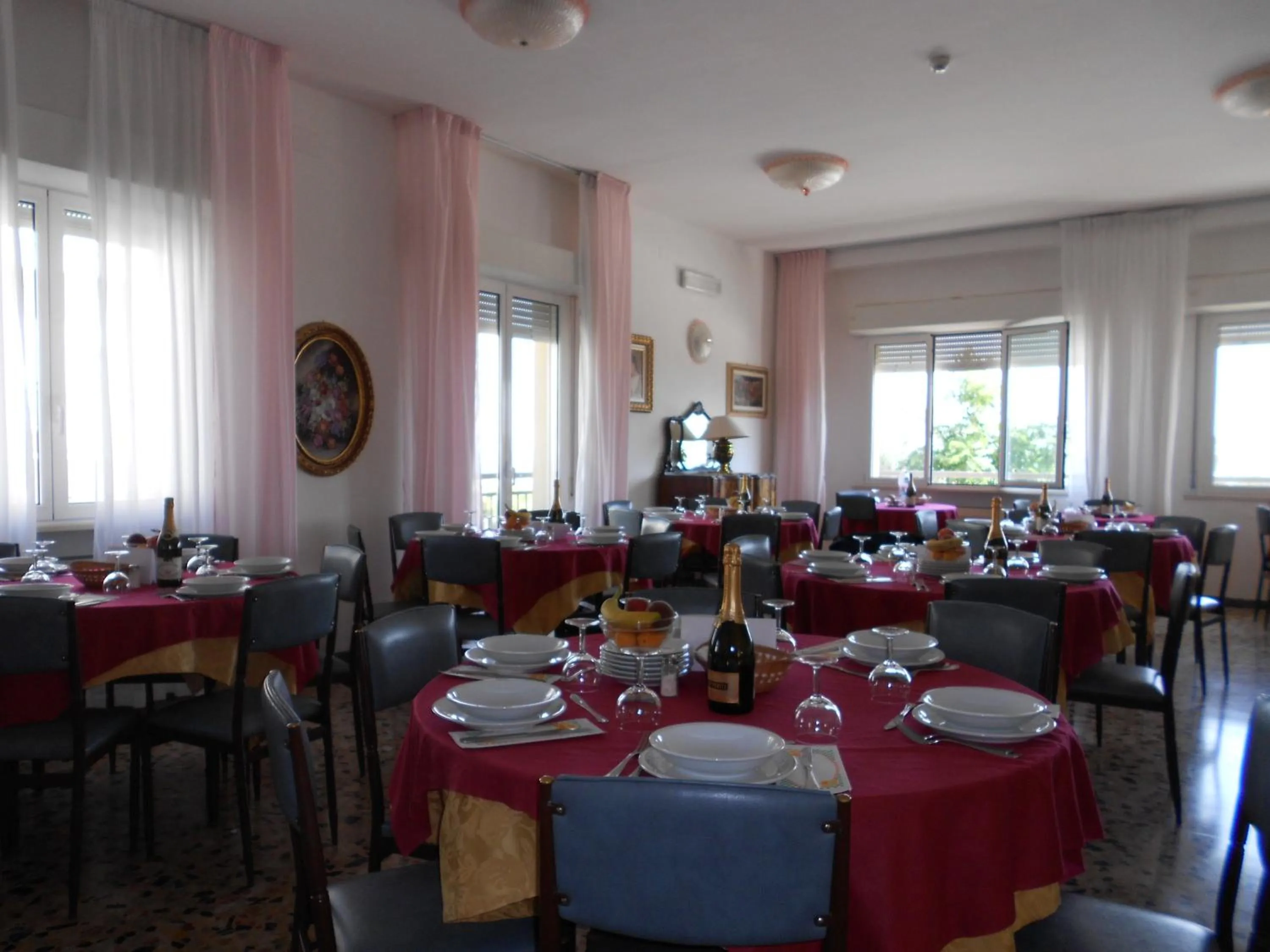 Restaurant/places to eat in Hotel Laguna Blu