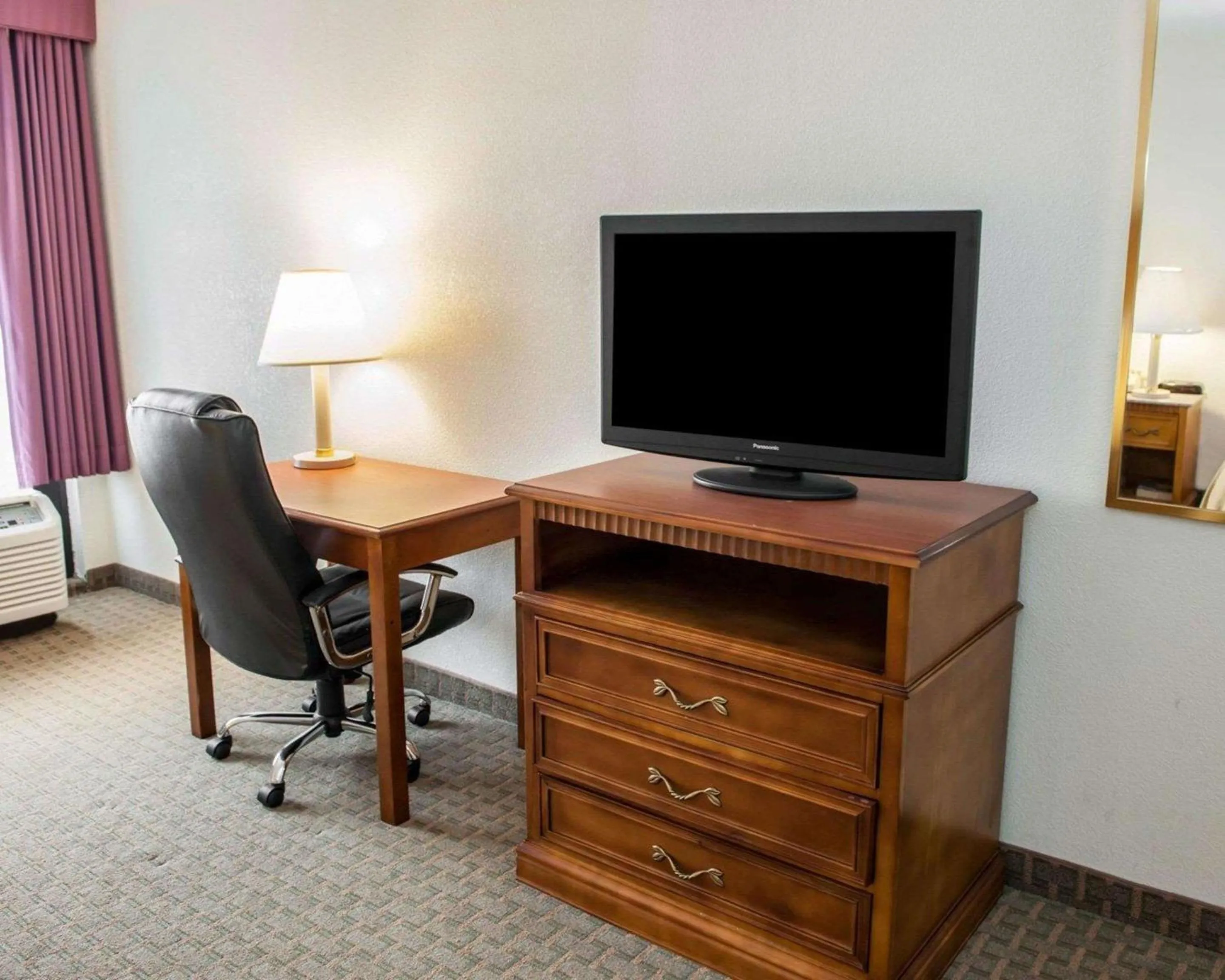 Photo of the whole room in Quality Inn & Suites Indianapolis Northwest