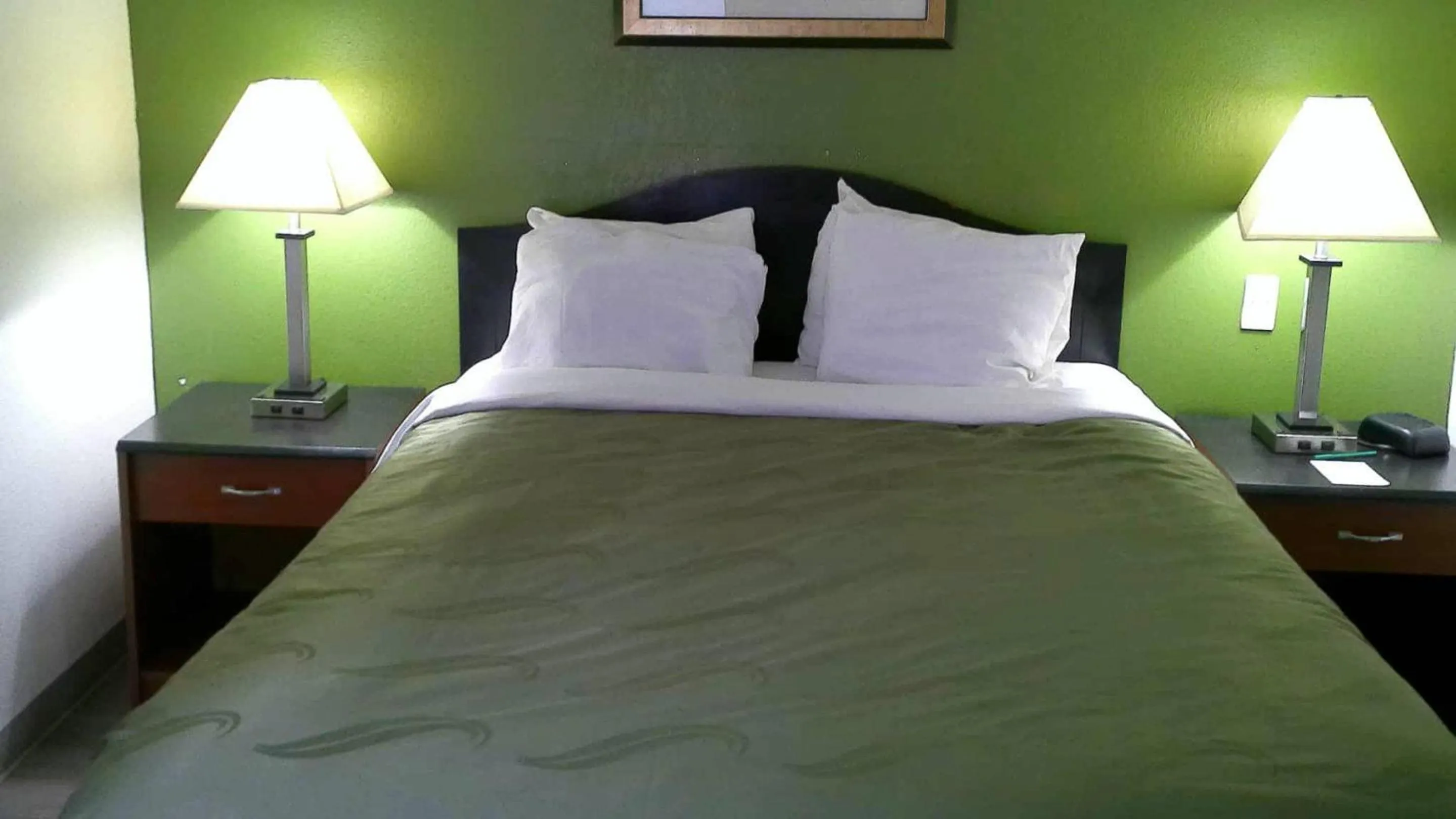 Bedroom in Quality Inn & Suites Indianapolis Northwest