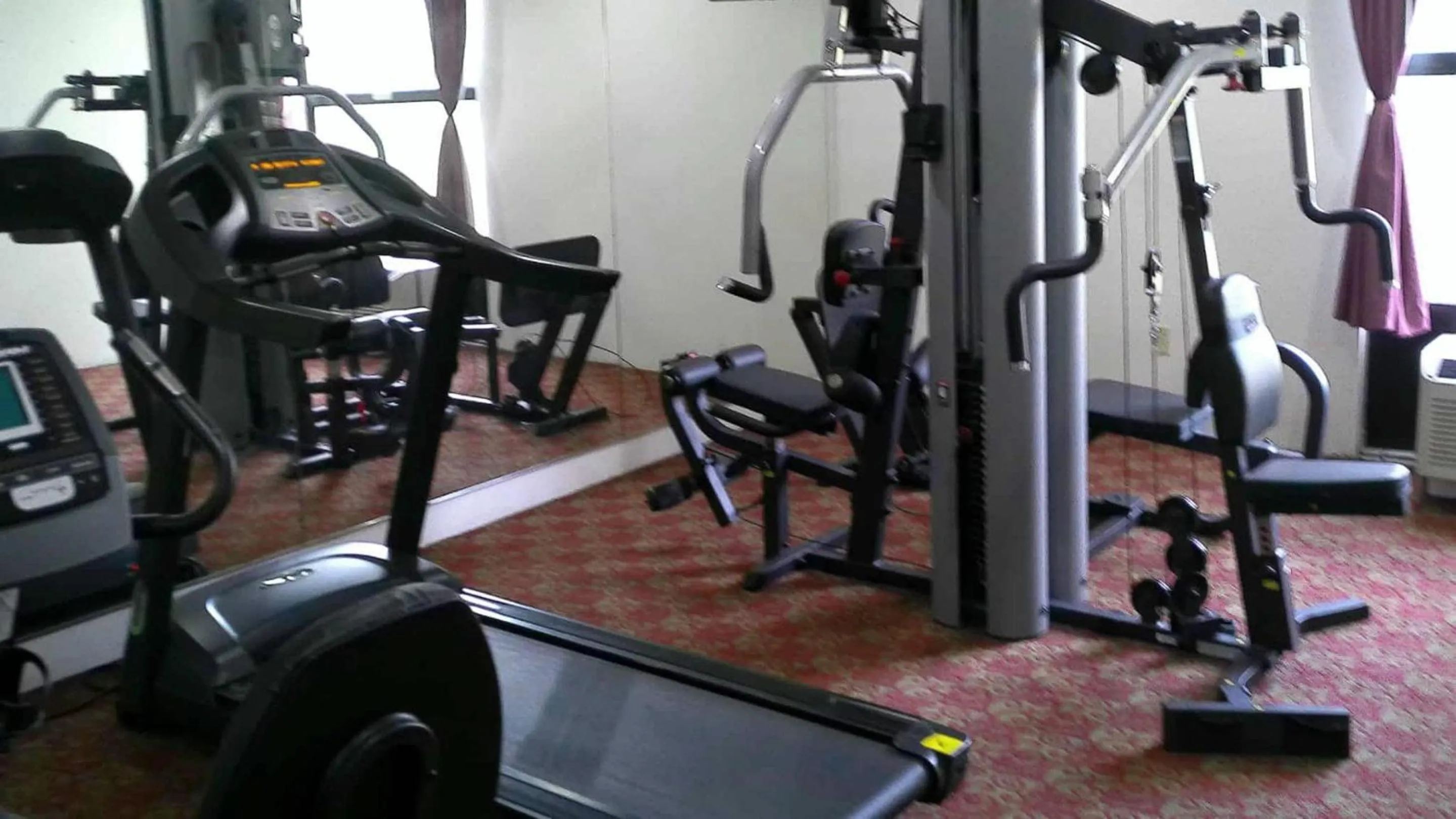 Fitness centre/facilities in Quality Inn & Suites Indianapolis Northwest