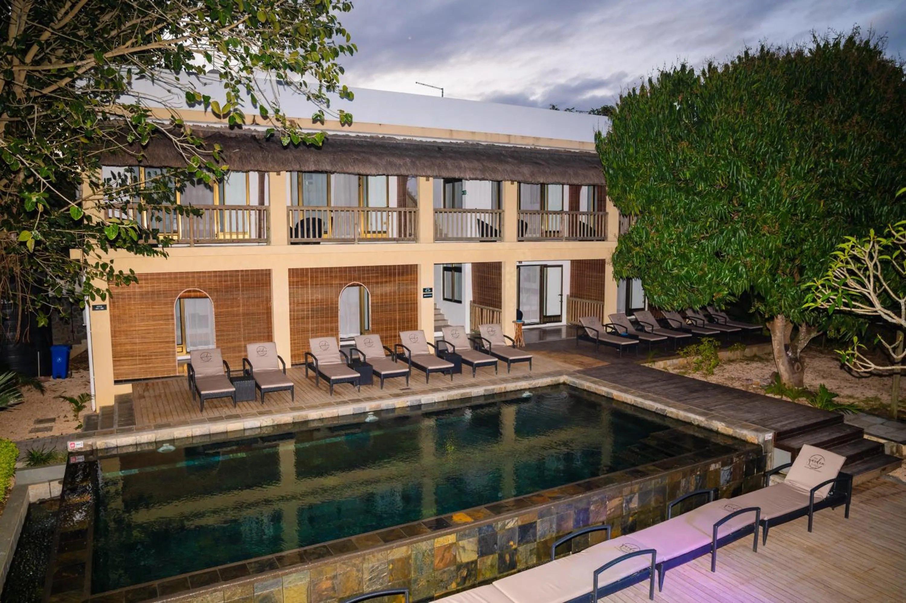 Property building in The Garden Lodge Pereybere - Piscine & Jardin