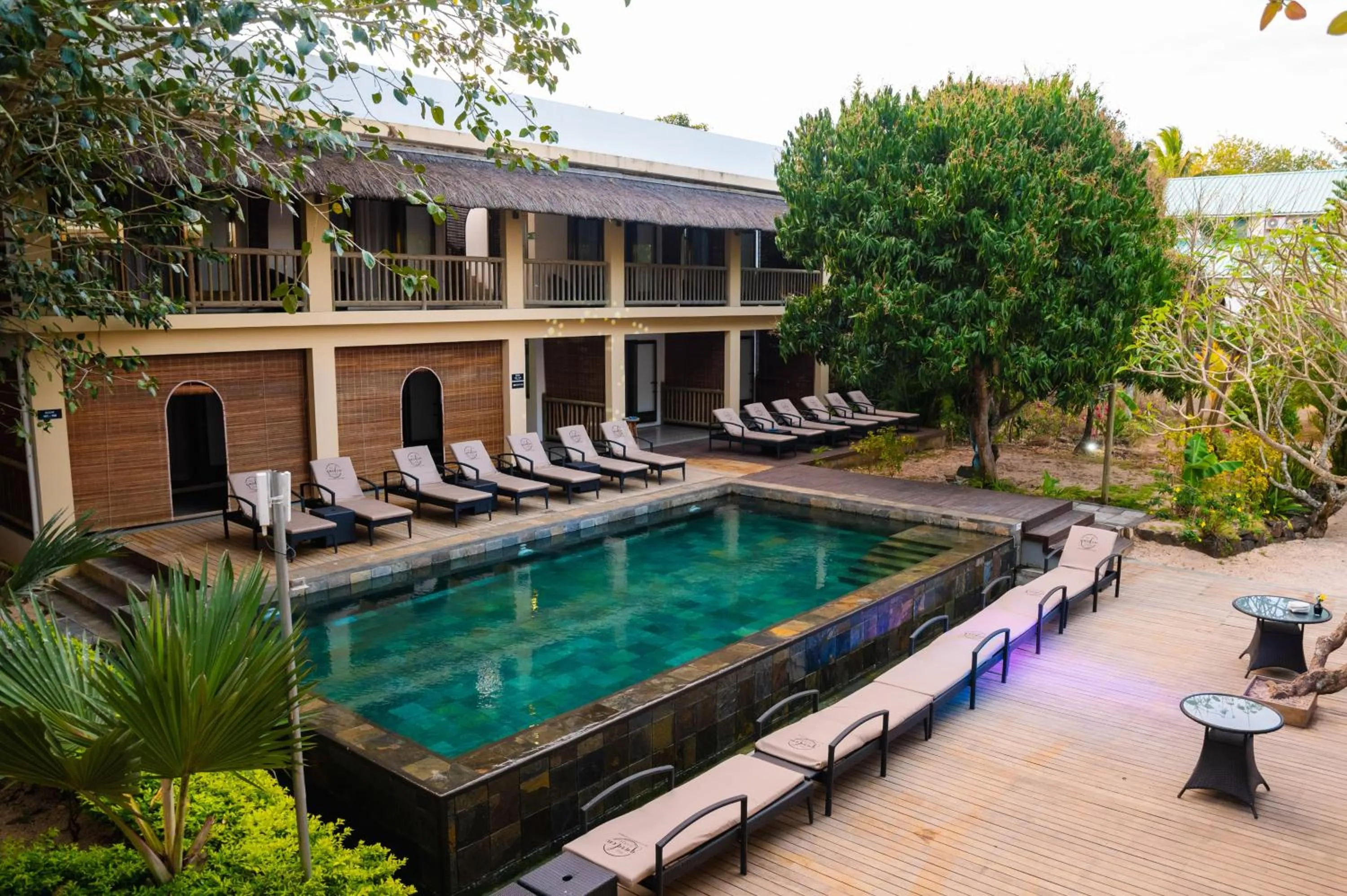 Swimming pool in The Garden Lodge Pereybere - Piscine & Jardin
