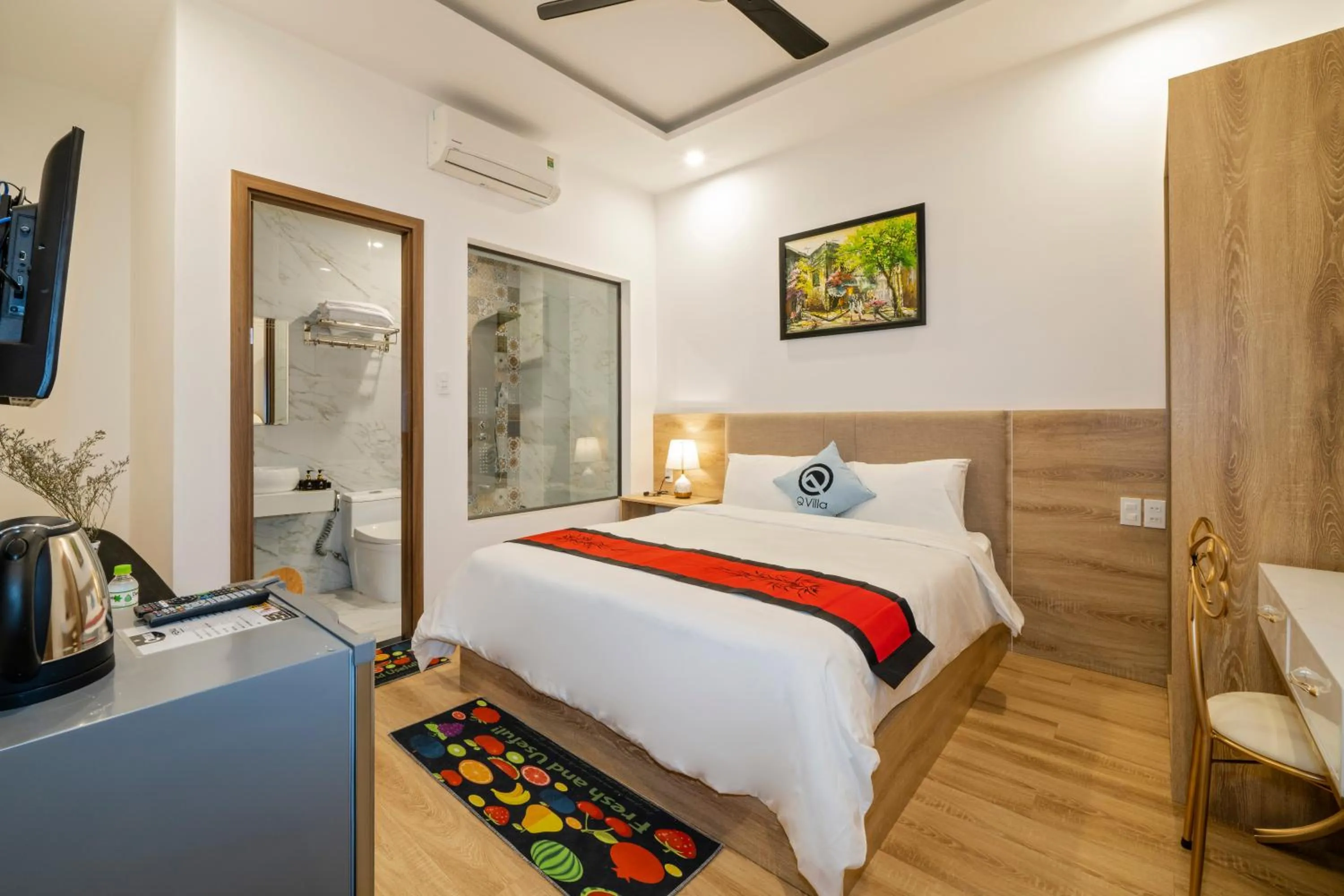 Photo of the whole room, Bed in Q Villa Hoi An