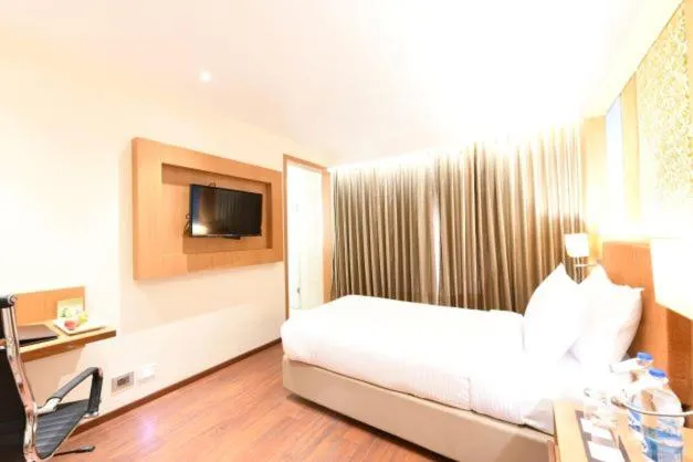 Bed in The Fern, Kolhapur, Series by Marriott