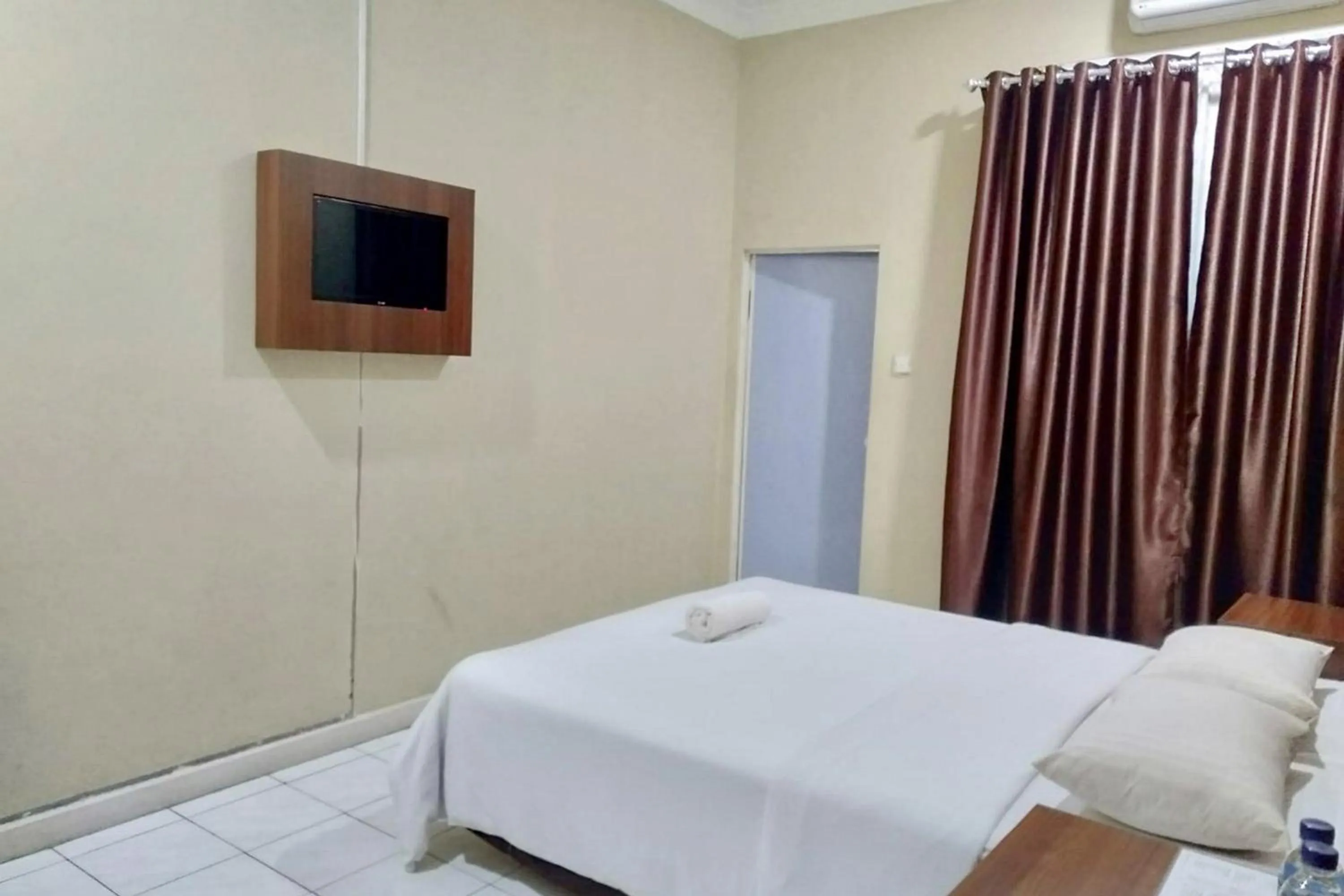 Bedroom in Hotel Shafira Pariaman Syariah Mitra RedDoorz