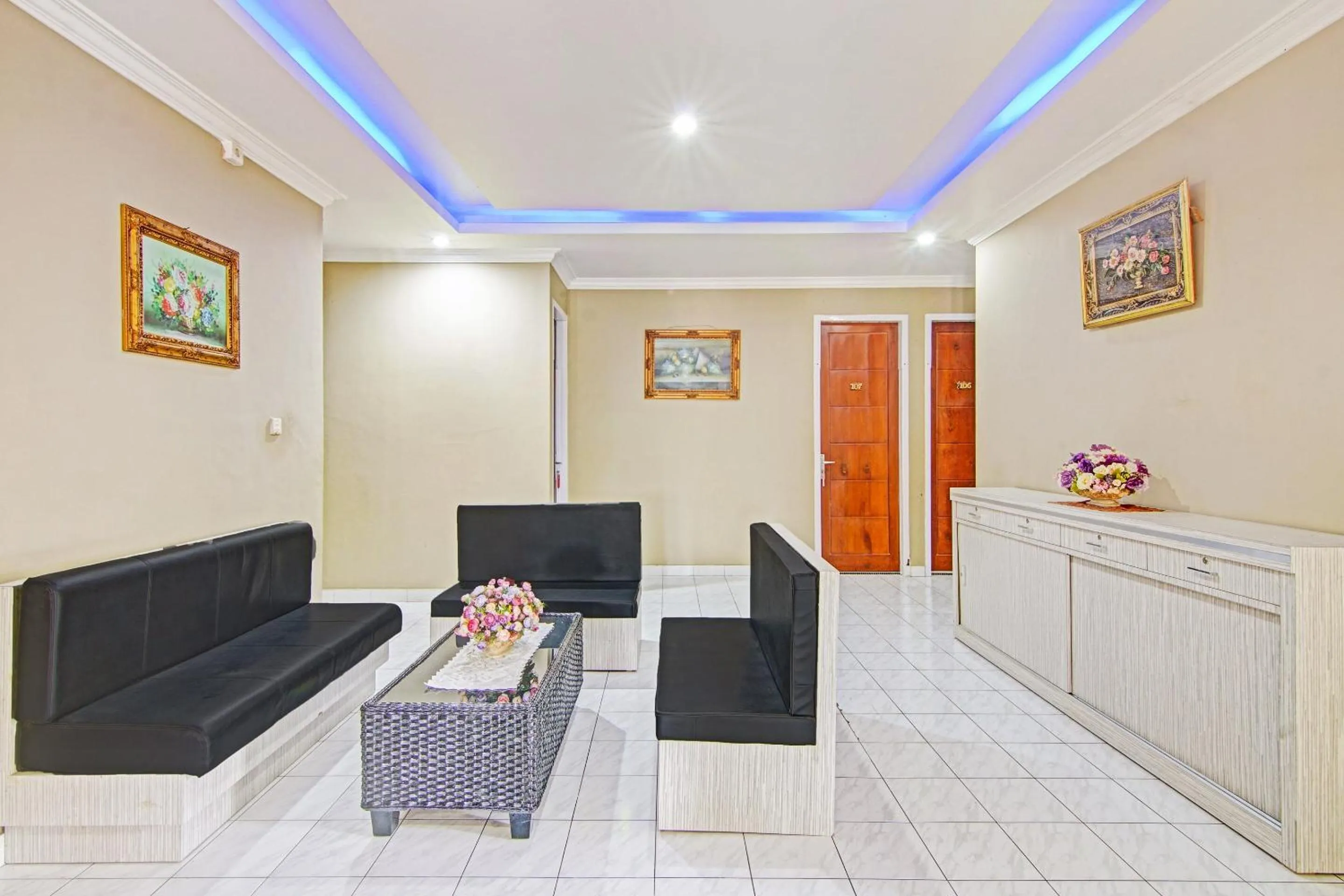 Lobby or reception in Hotel Shafira Pariaman Syariah Mitra RedDoorz