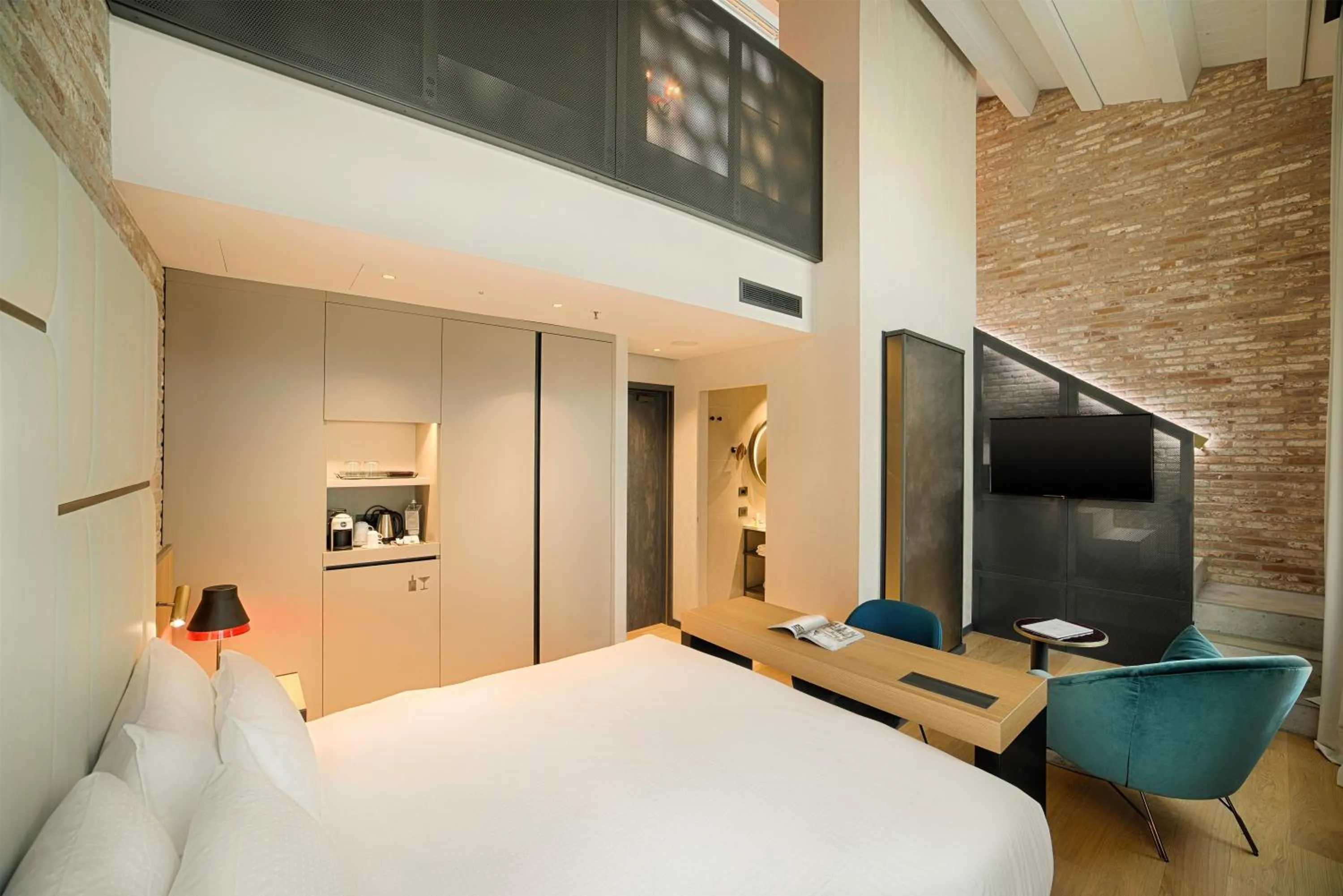 Bedroom, Bed in NH Collection Murano Villa