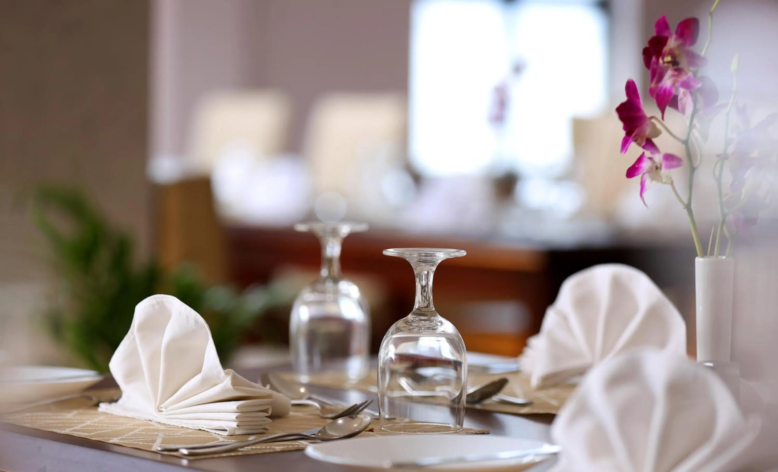 Restaurant/places to eat in Flora Charishma Residency Aluva