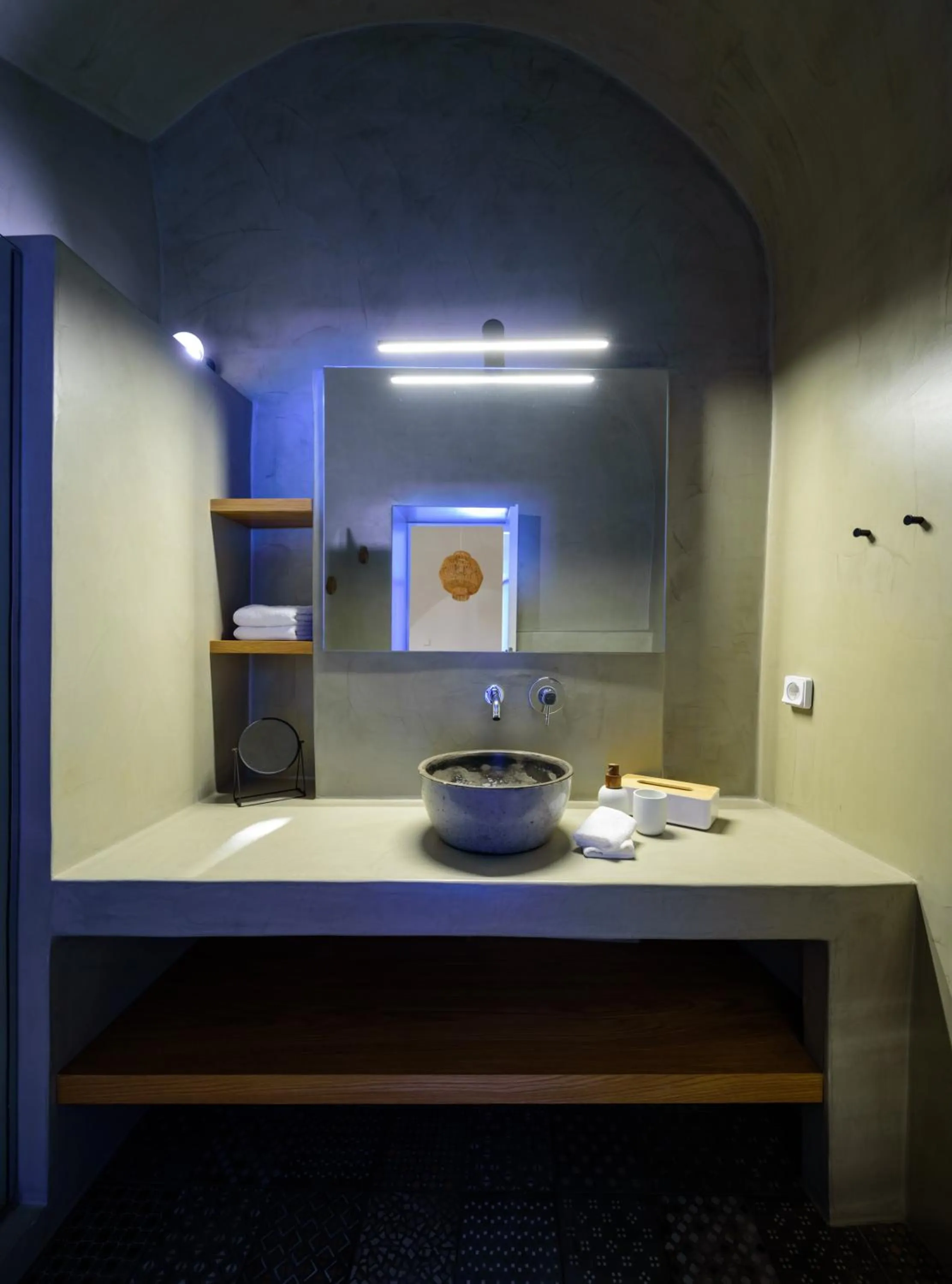 Bathroom in Keti Hotel