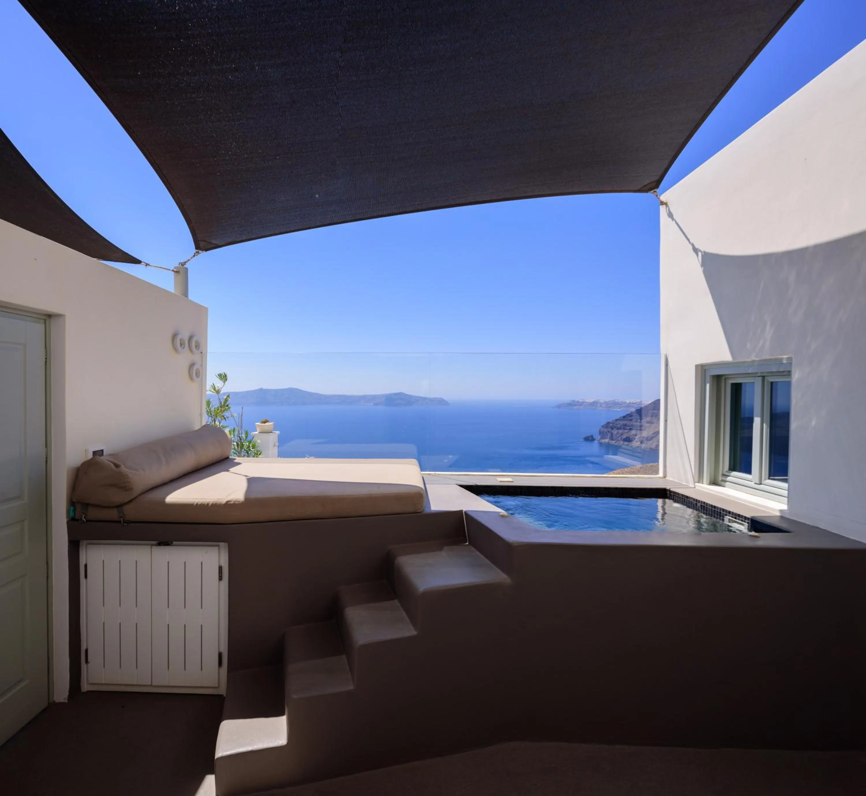 Hot Tub in Keti Hotel