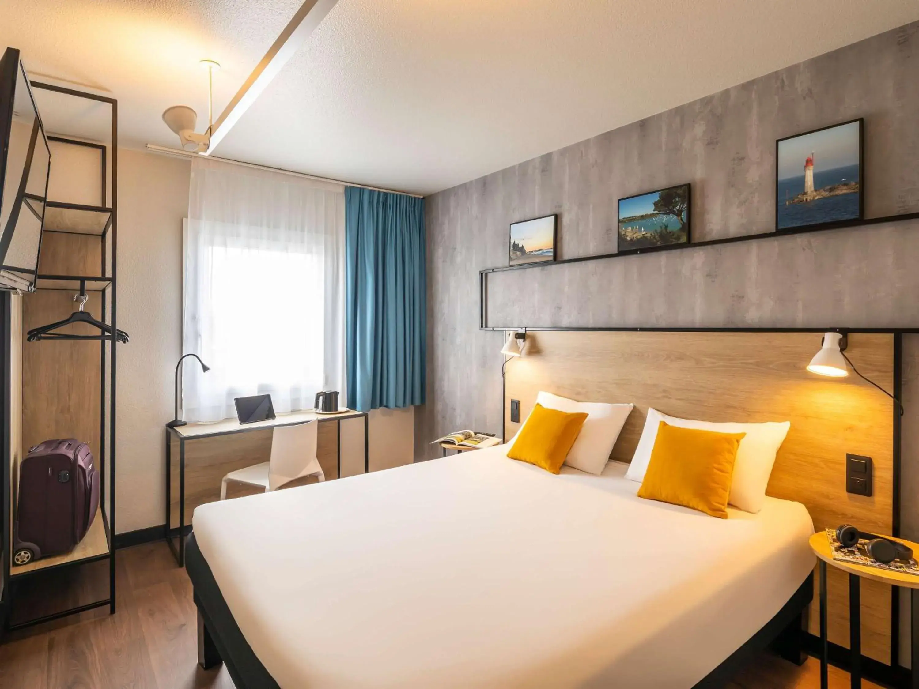 Standard Double Room with Balcony in ibis Saint-Malo Madeleine Standard Double Room with Balcony in ibis Saint-Malo Madeleine