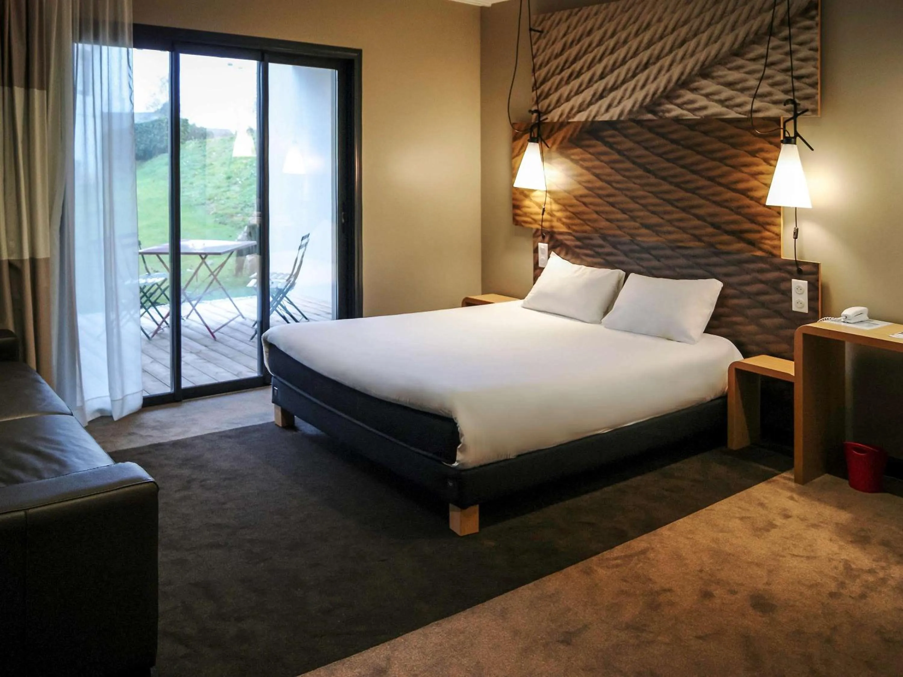 Photo of the whole room, Bed in ibis Saint-Malo Madeleine