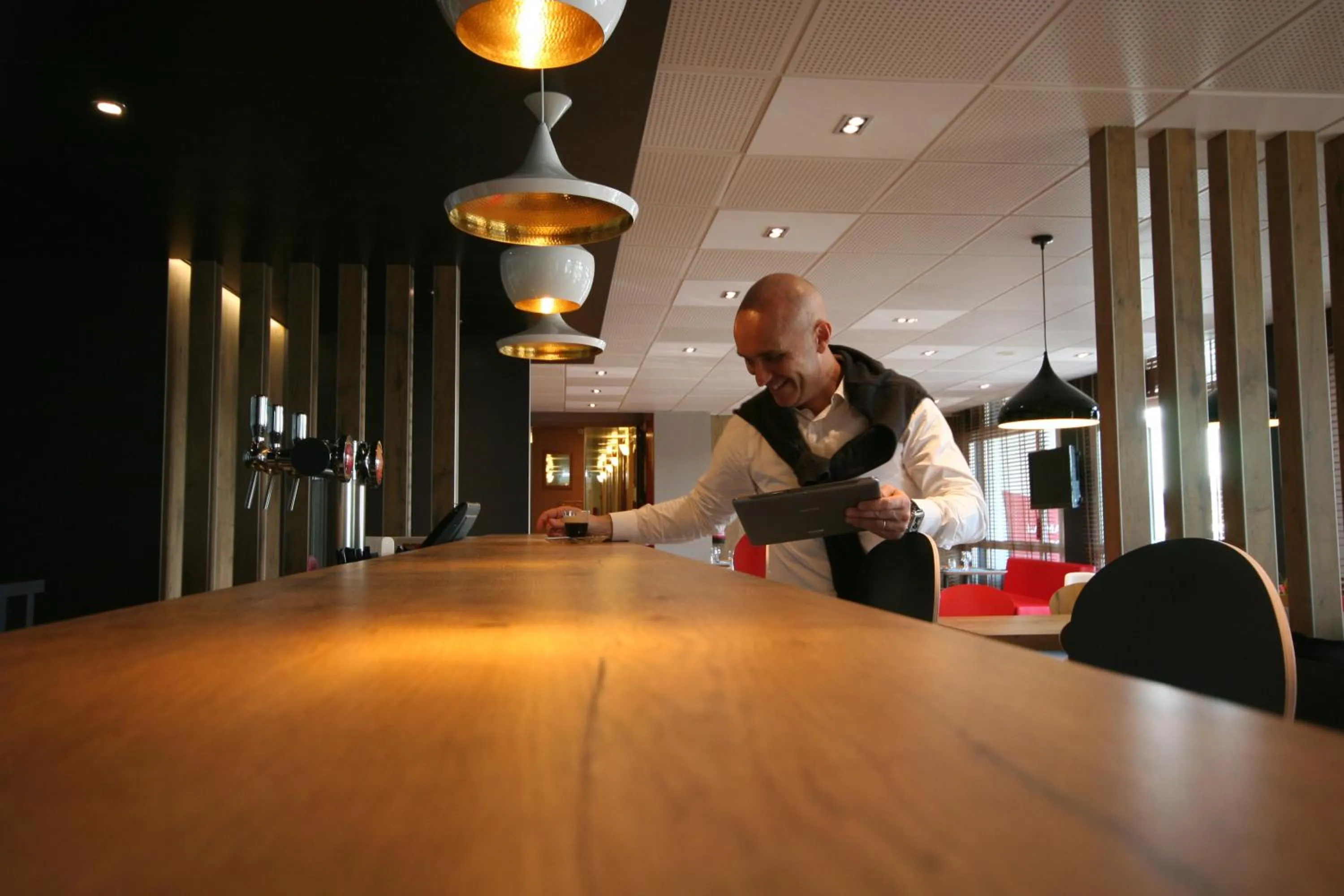 Lounge or bar in ibis Saint-Malo Madeleine