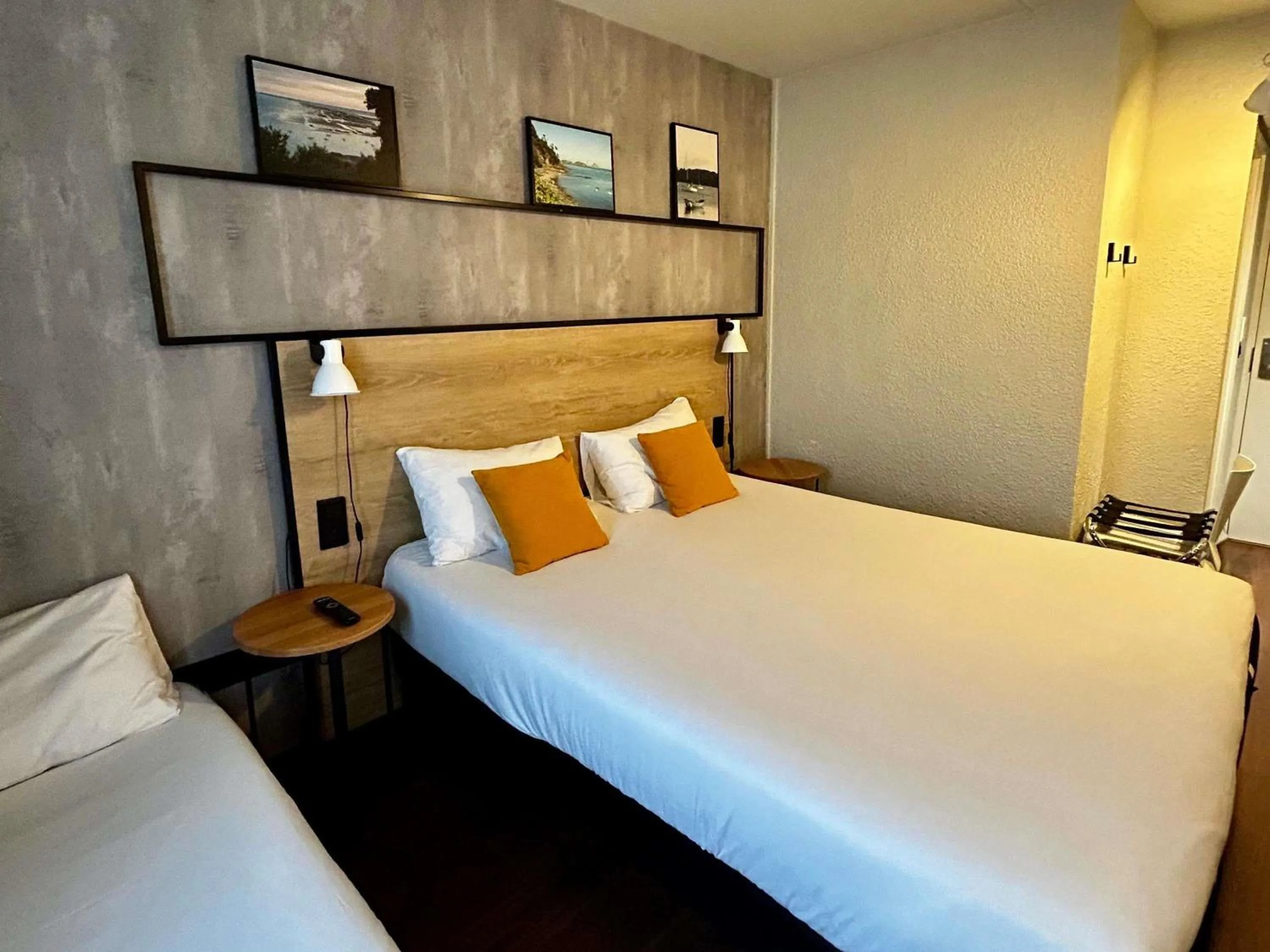 Bedroom, Bed in ibis Saint-Malo Madeleine