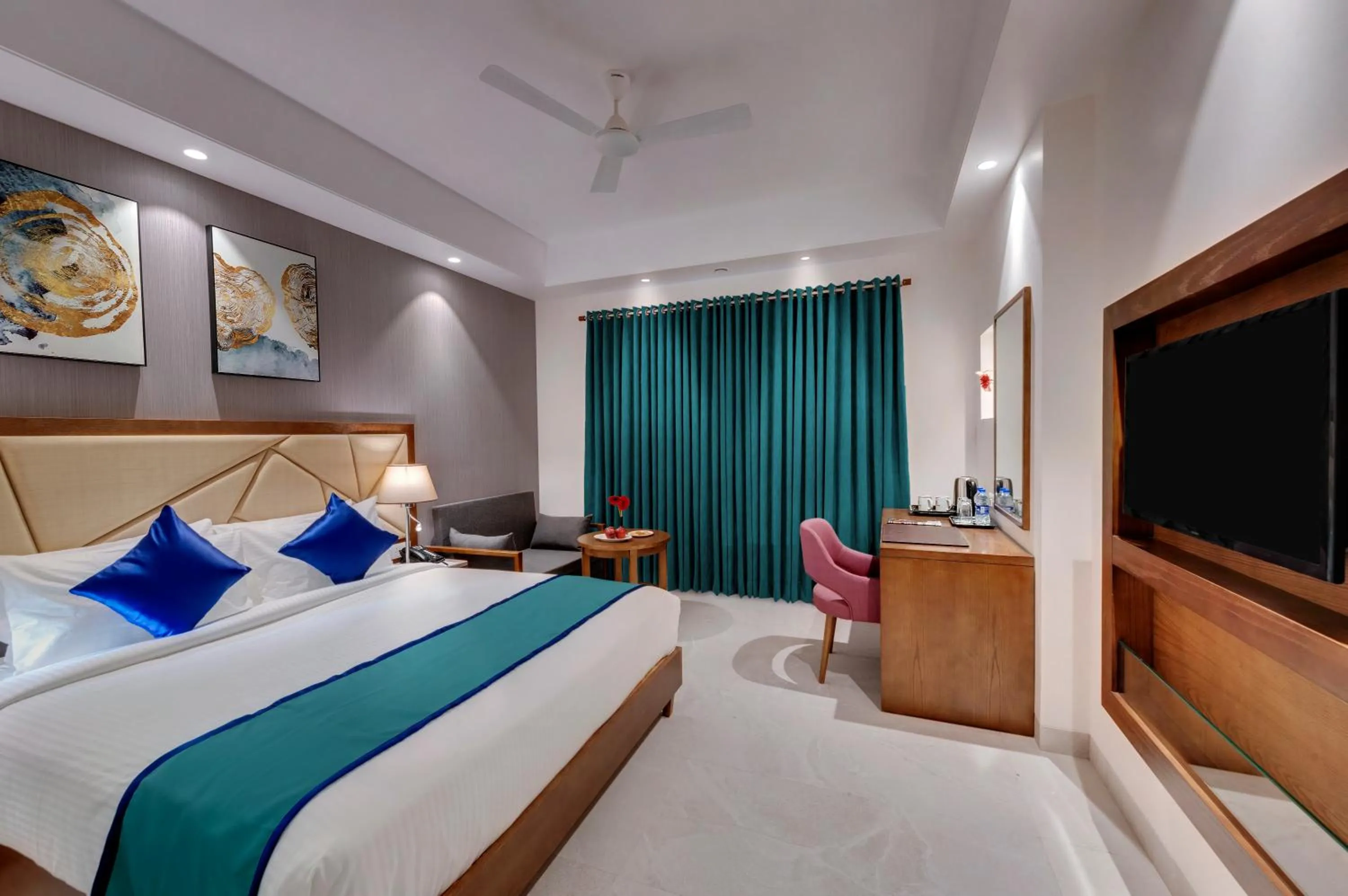 Bed in Click Hotel Aurangabad