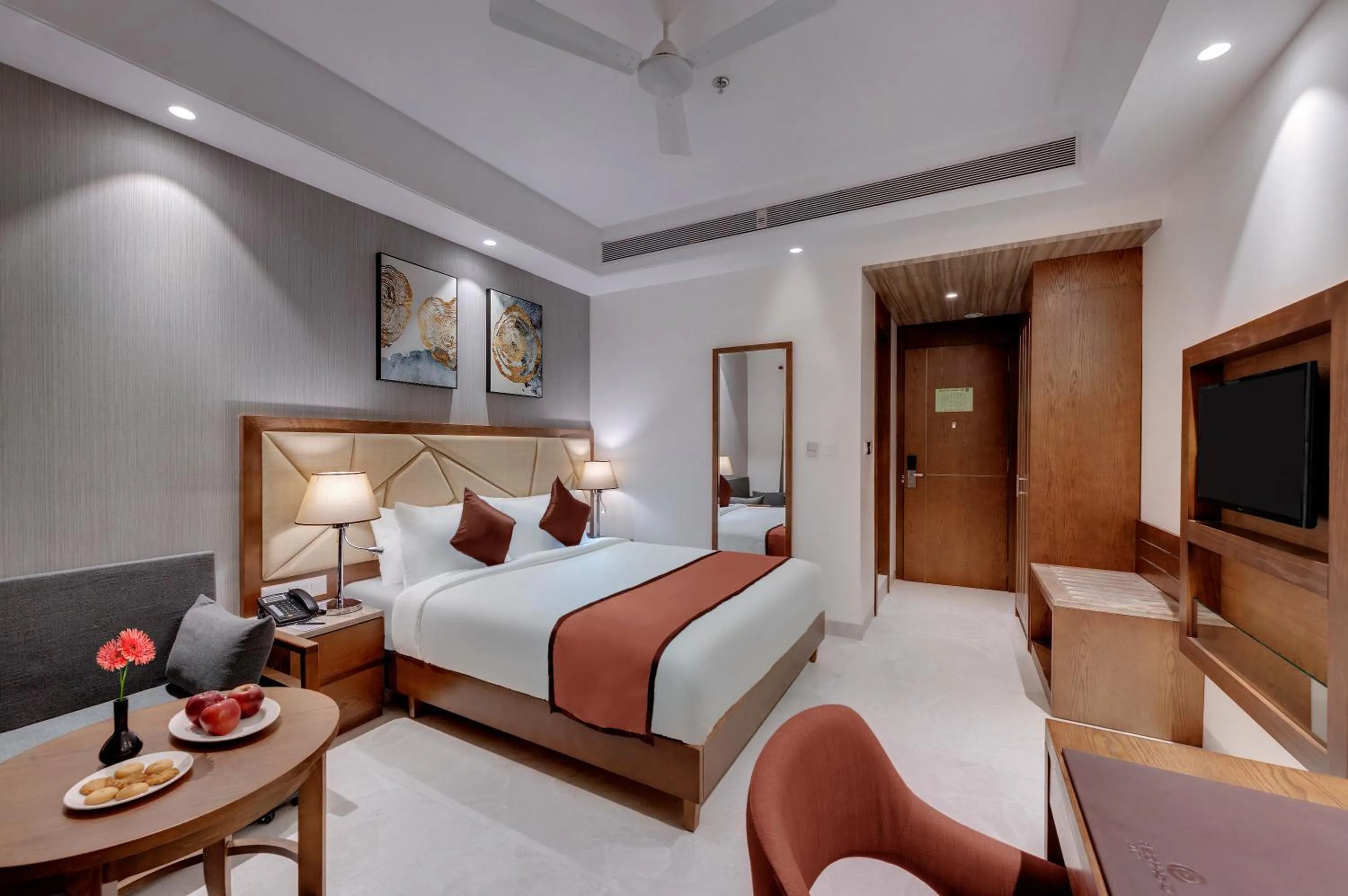 Bed in Click Hotel Aurangabad