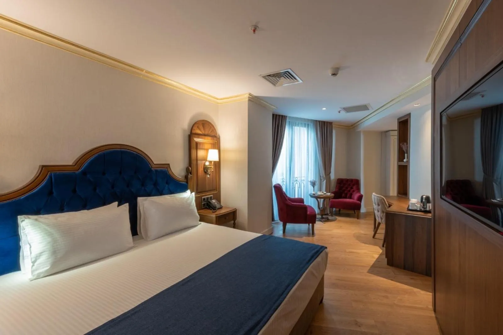 Bed in Bvs Bosphorus Pera Hotel
