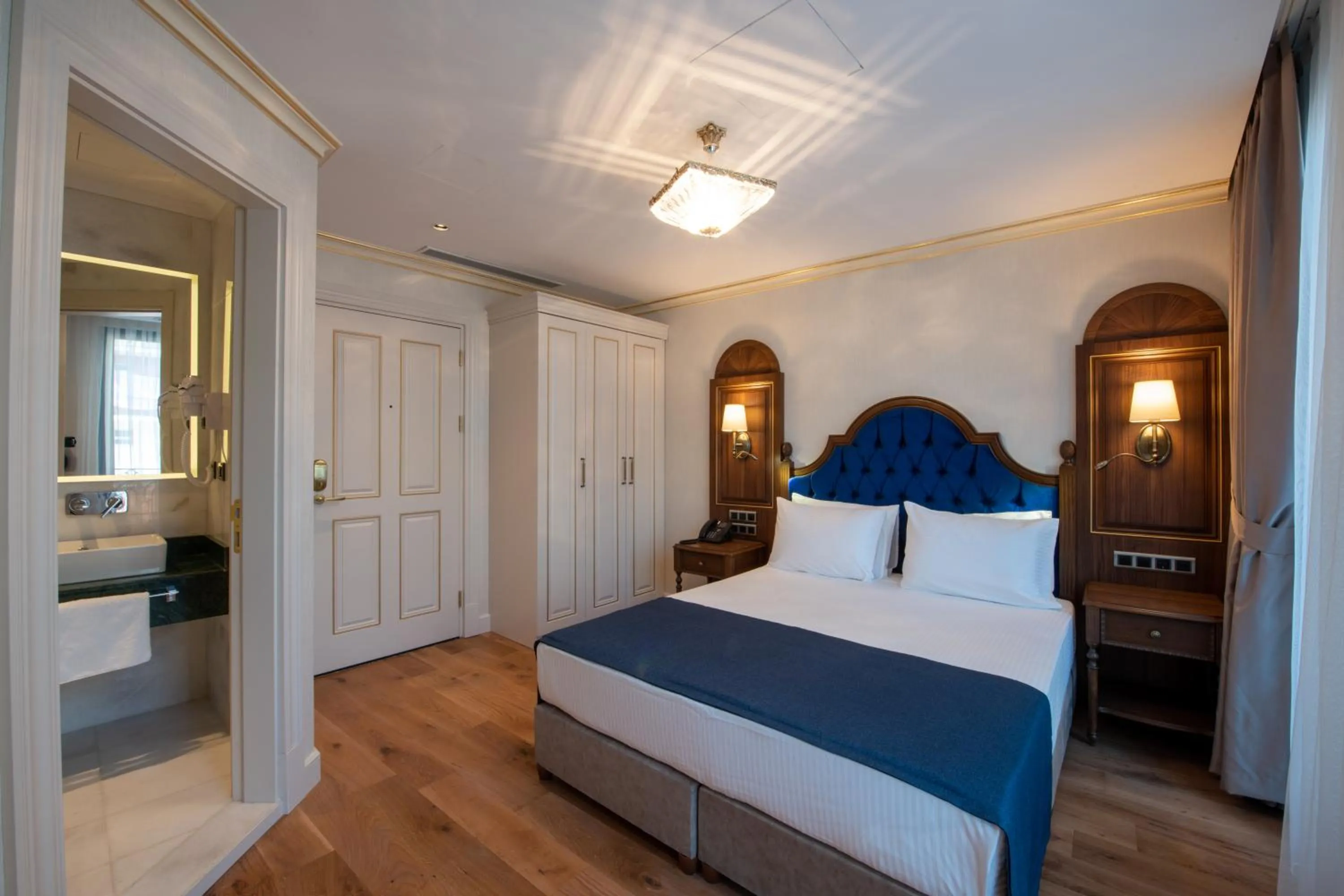 Bed in Bvs Bosphorus Pera Hotel