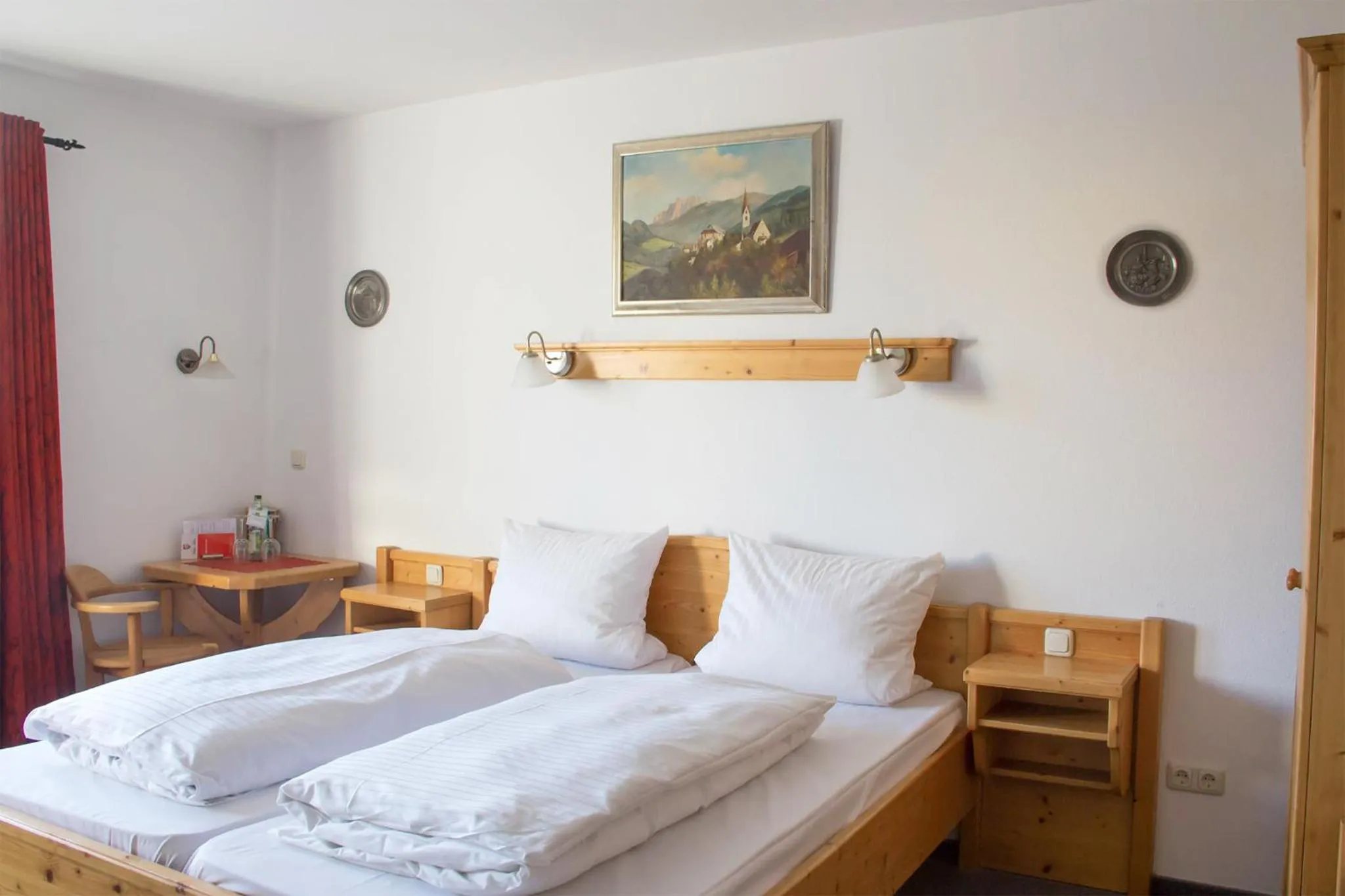 Photo of the whole room, Bed in Hotel Gasthof Weißer Löwe