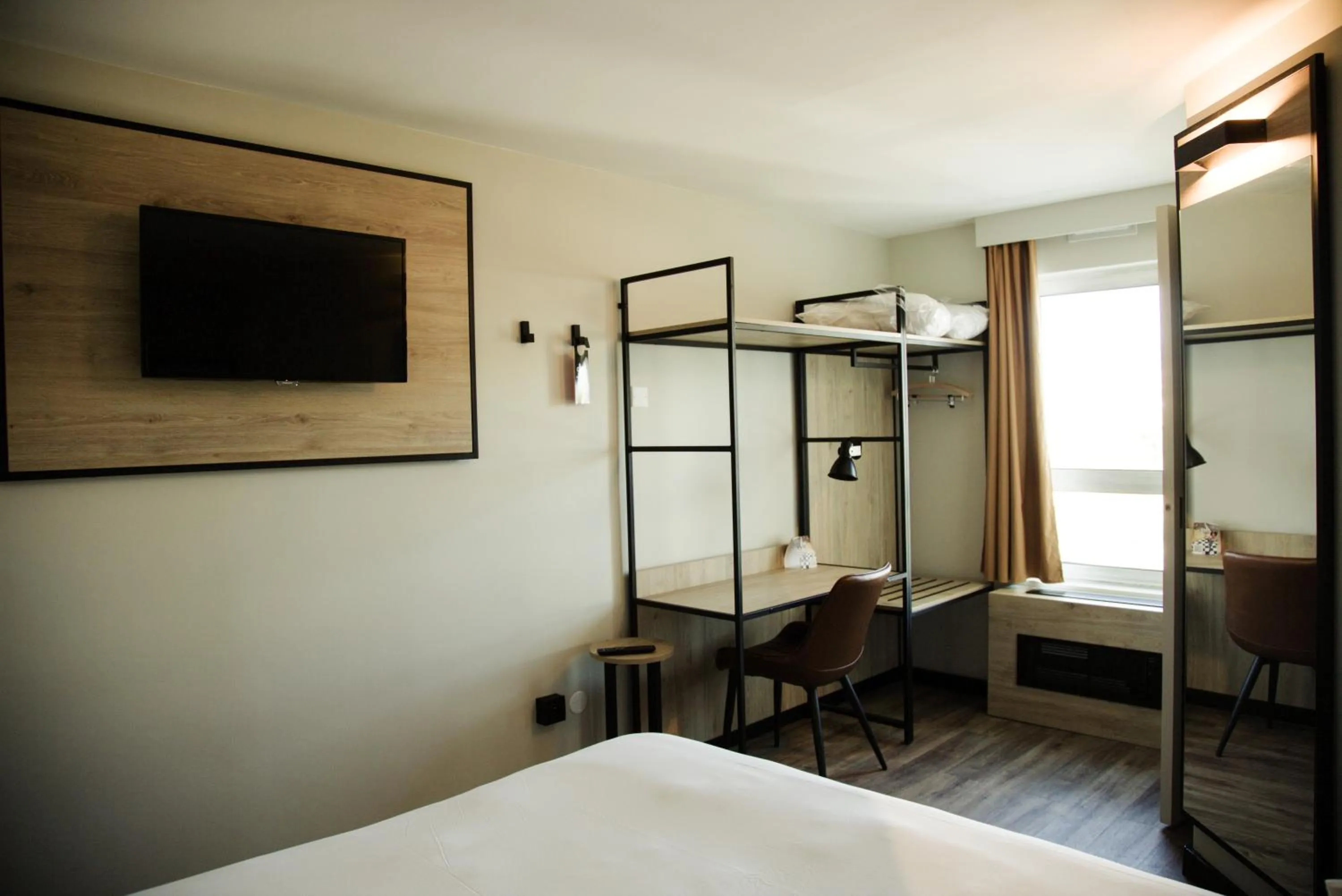 Photo of the whole room, Bed in ibis Clermont Ferrand Sud Herbet