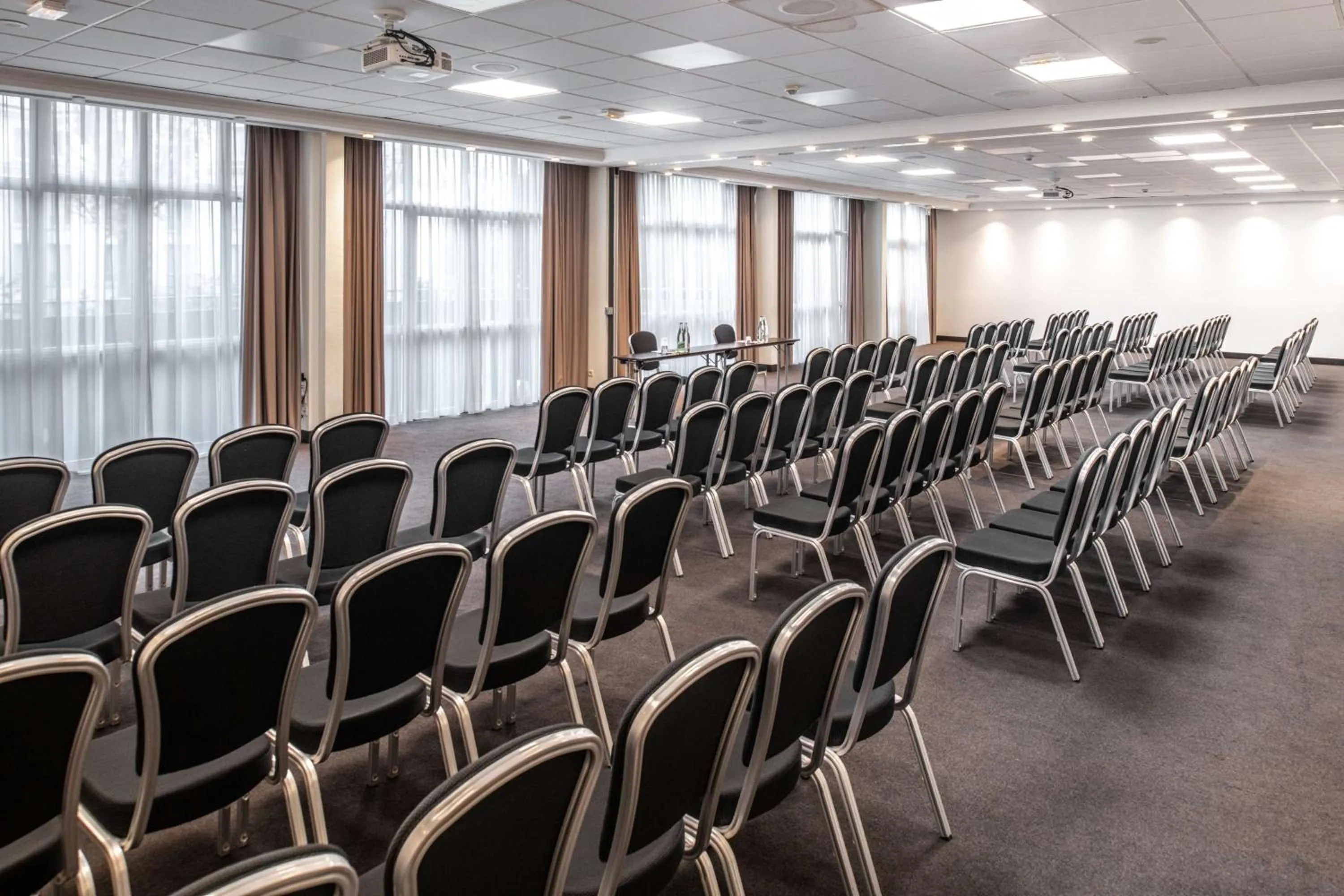 Meeting/conference room in pentahotel Paris Charles de Gaulle