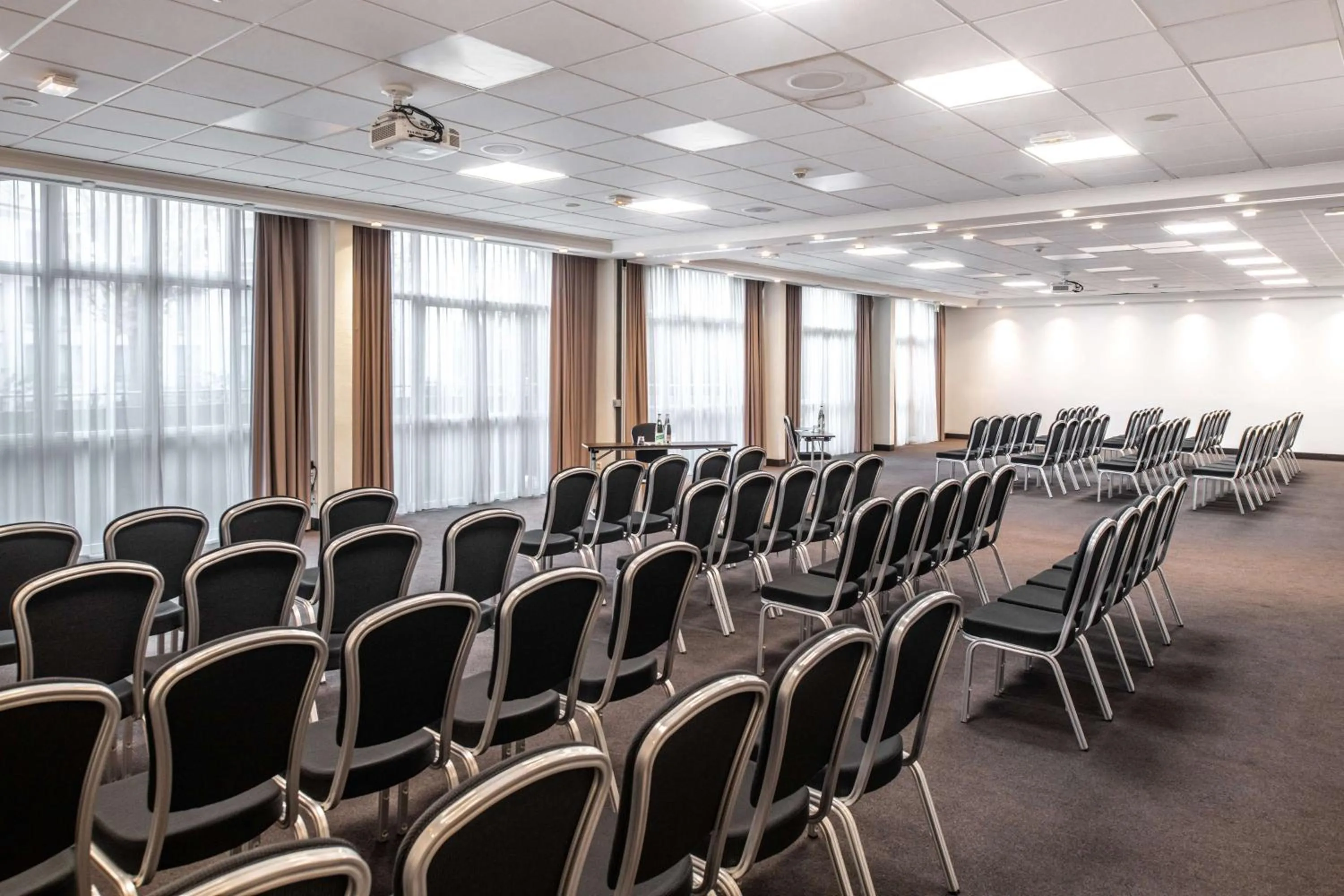 Meeting/conference room in pentahotel Paris Charles de Gaulle