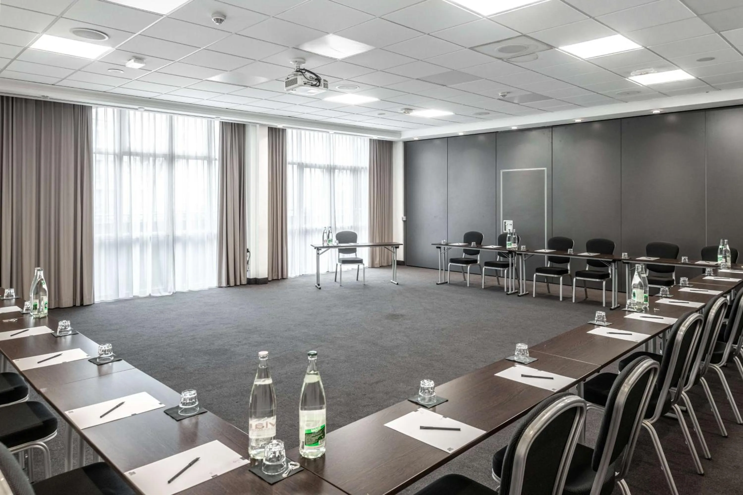 Meeting/conference room in pentahotel Paris Charles de Gaulle