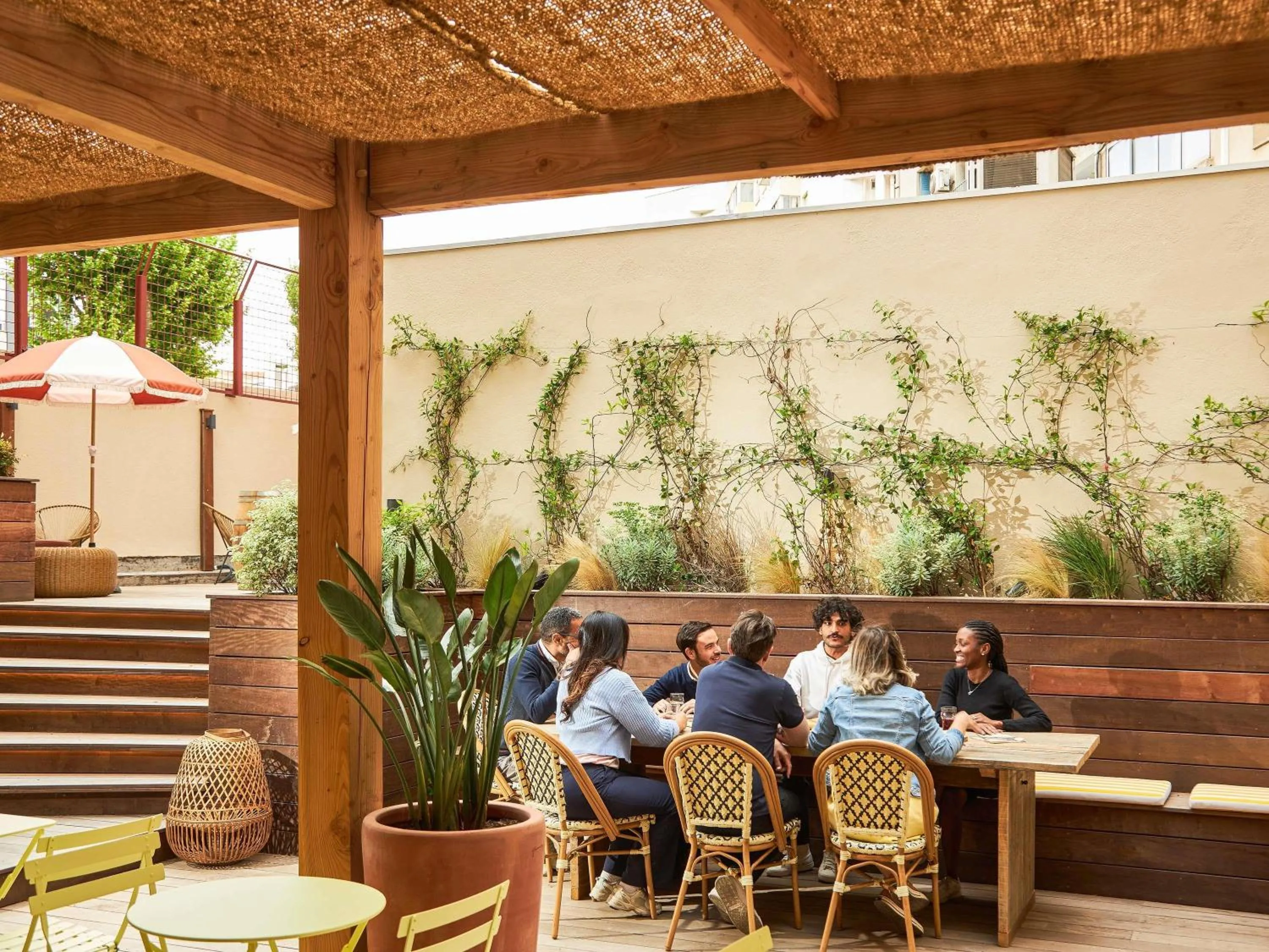 Lounge or bar in greet hotel Marseille Parc Chanot Velodrome
