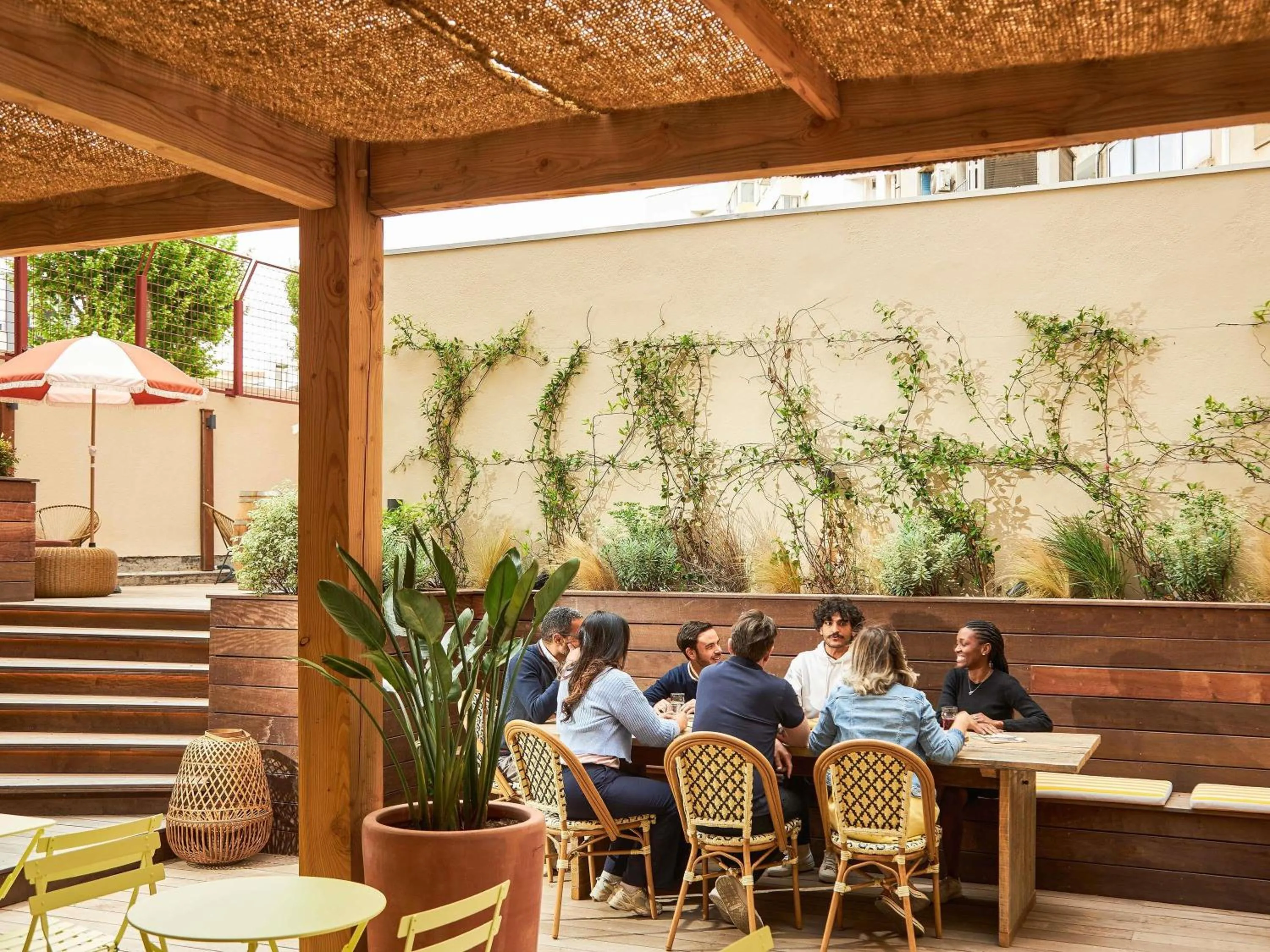 Restaurant/places to eat in greet hotel Marseille Parc Chanot Velodrome by Accor