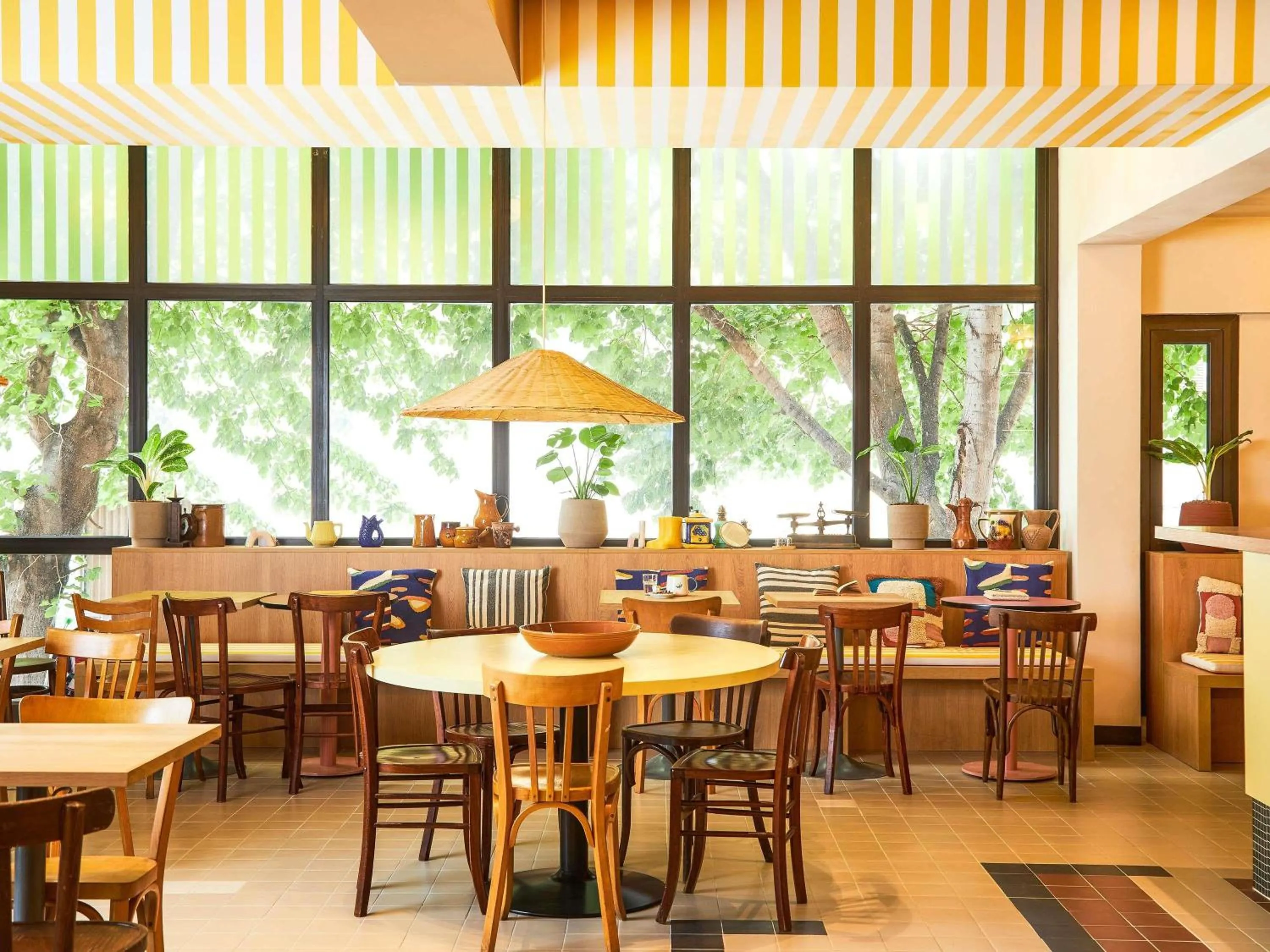 Restaurant/places to eat in greet hotel Marseille Parc Chanot Velodrome by Accor