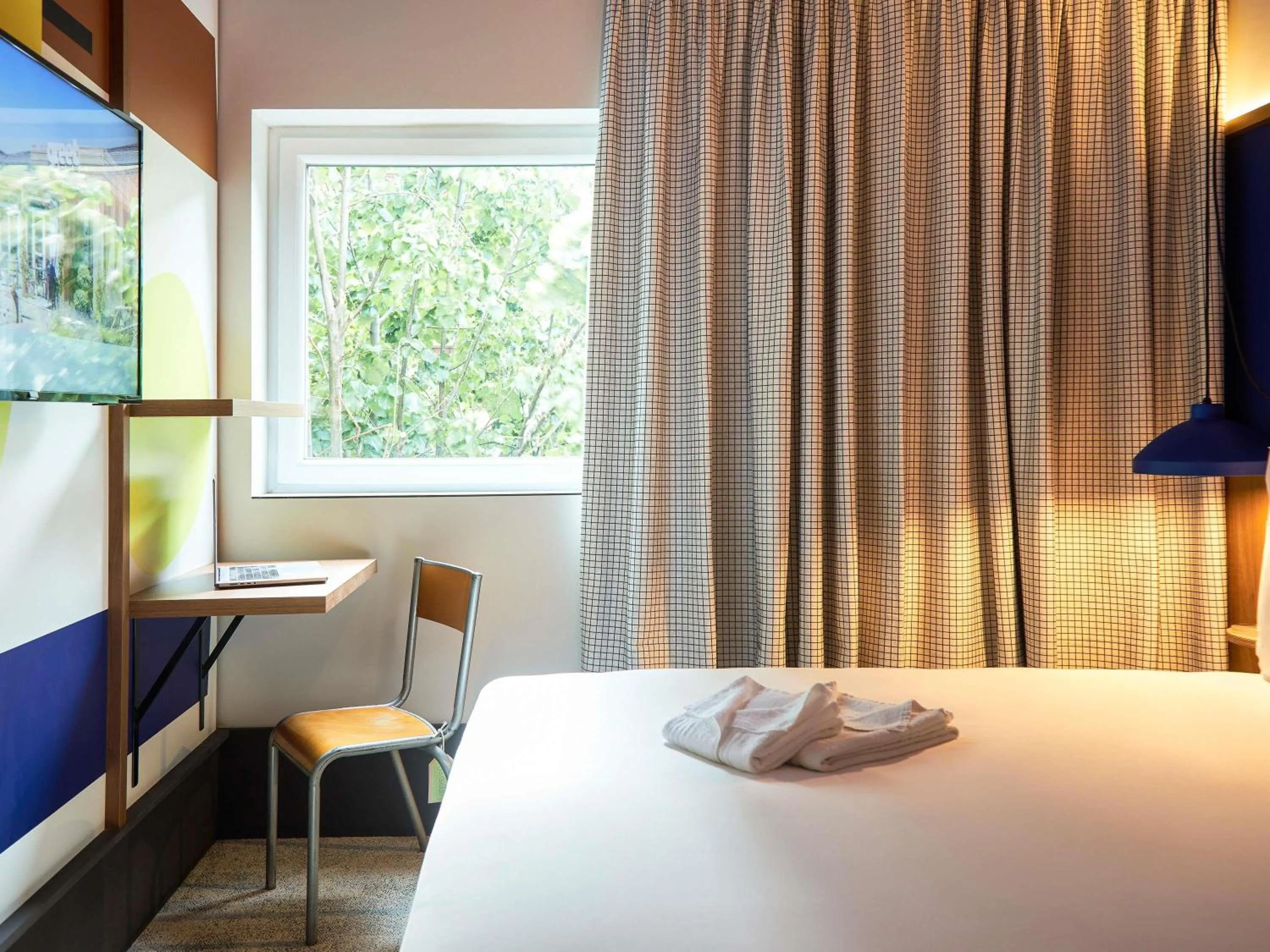 Bedroom, Bed in greet hotel Marseille Parc Chanot Velodrome