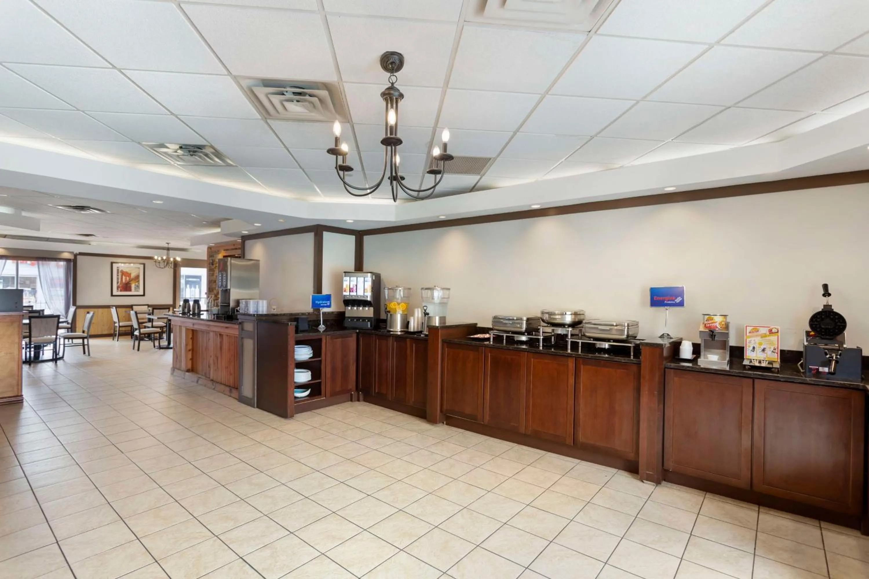 Breakfast in Best Western Mill River Manor