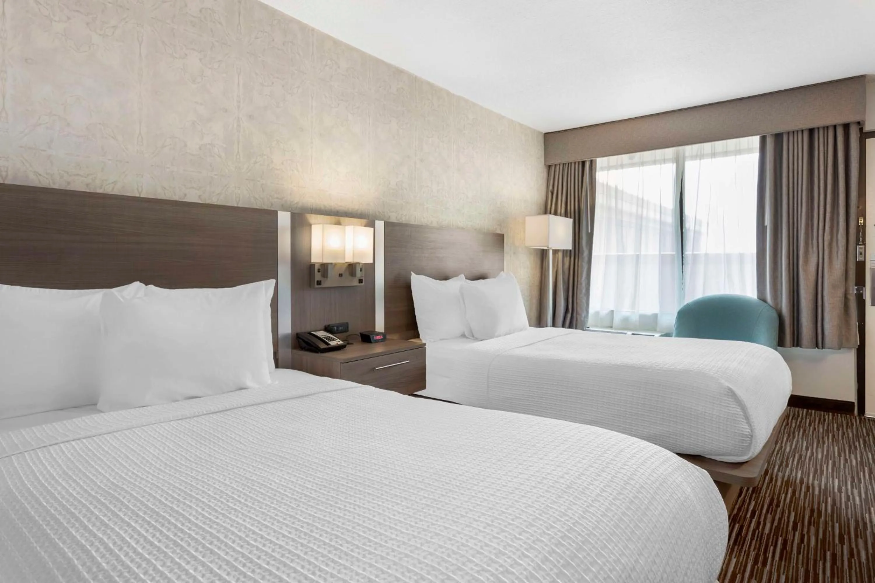 Bedroom, Bed in Best Western Mill River Manor