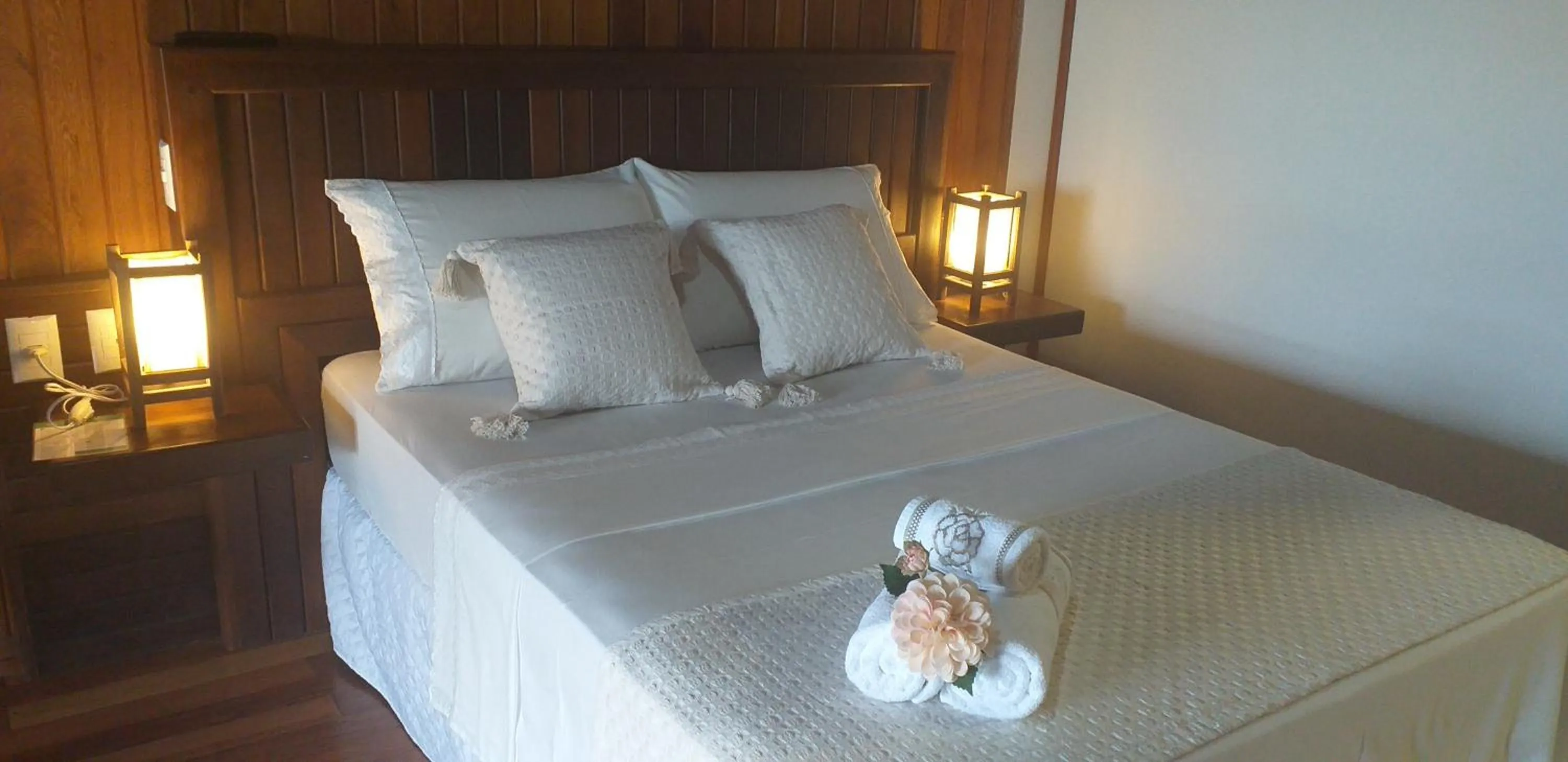 Bed in Pousada Gauleses