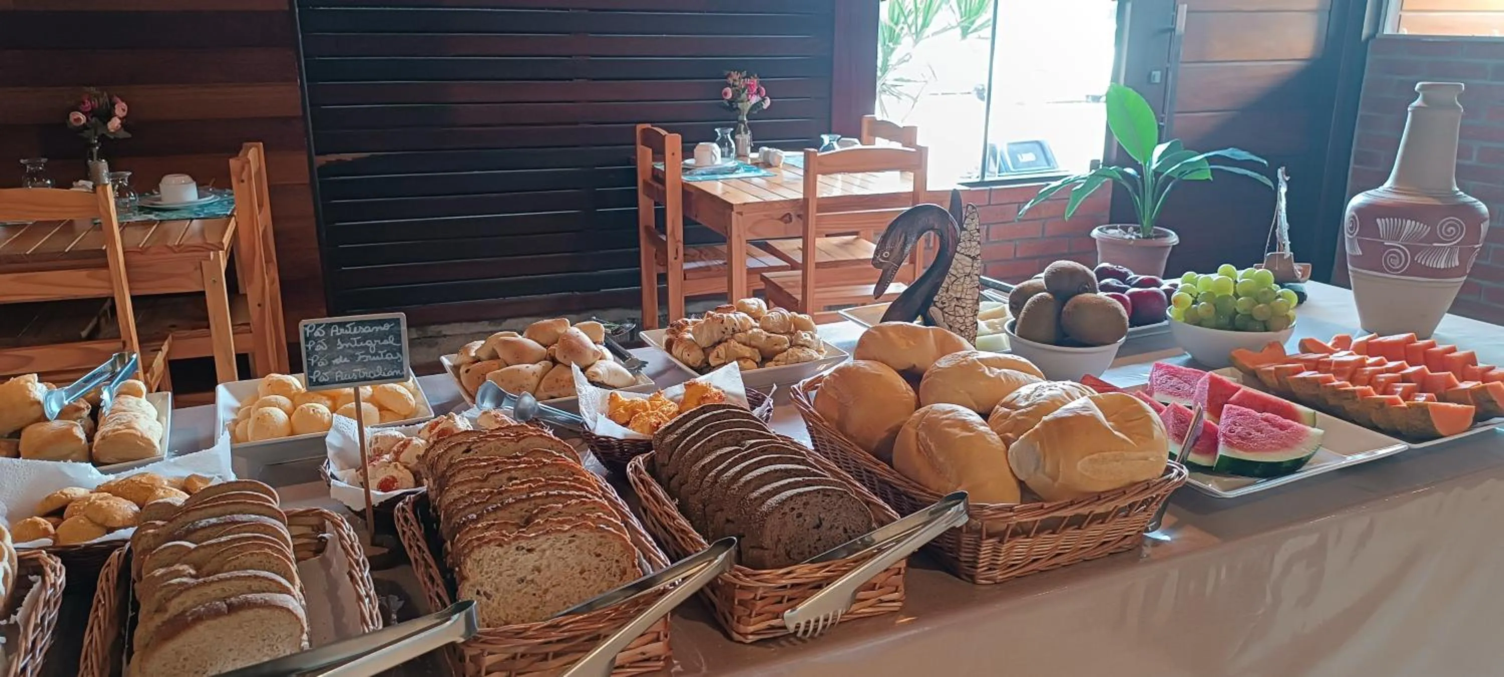 Breakfast in Pousada Gauleses