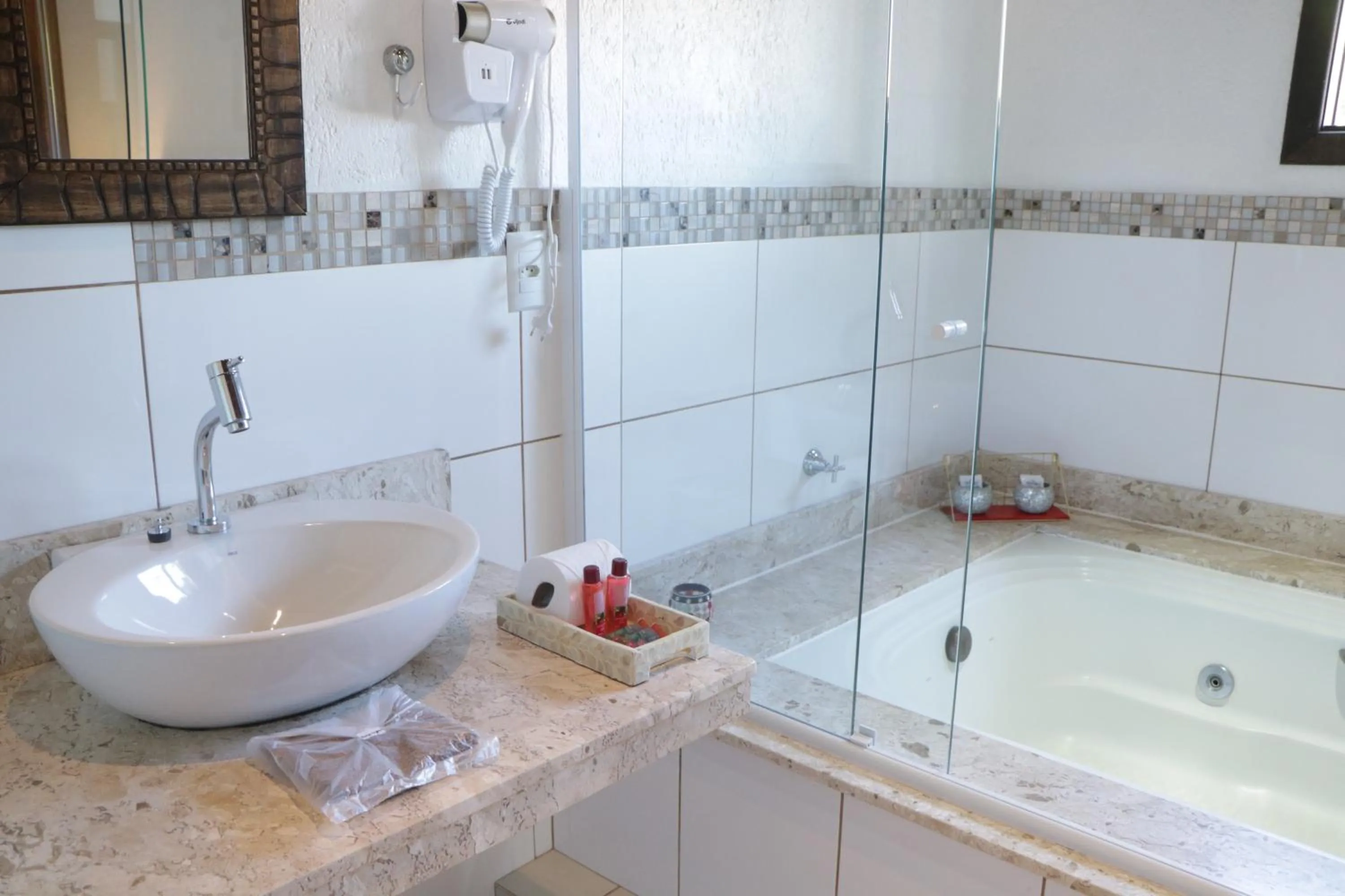 Hot Tub in Pousada Gauleses