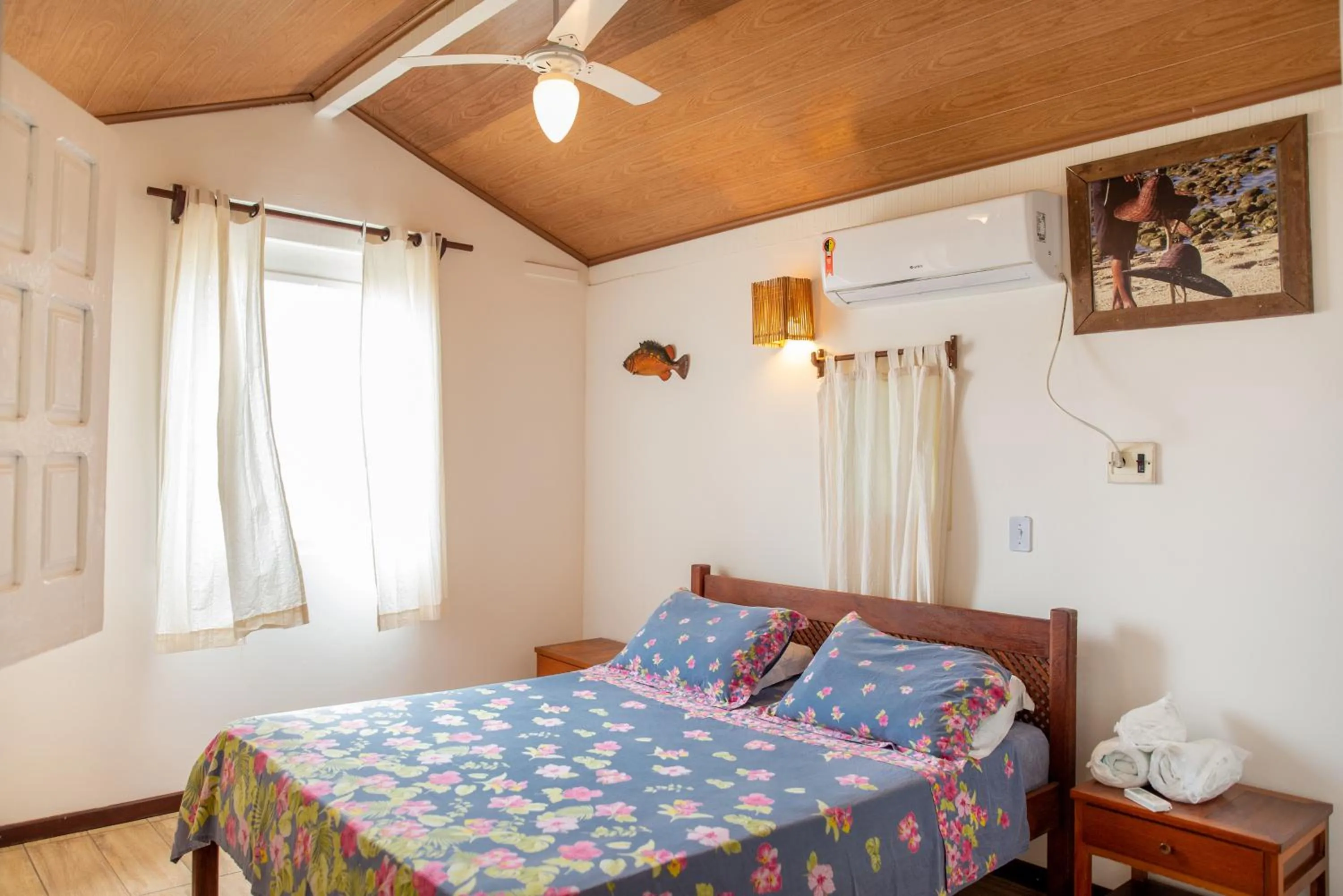 Photo of the whole room, Bed in Pousada Luar das Águas