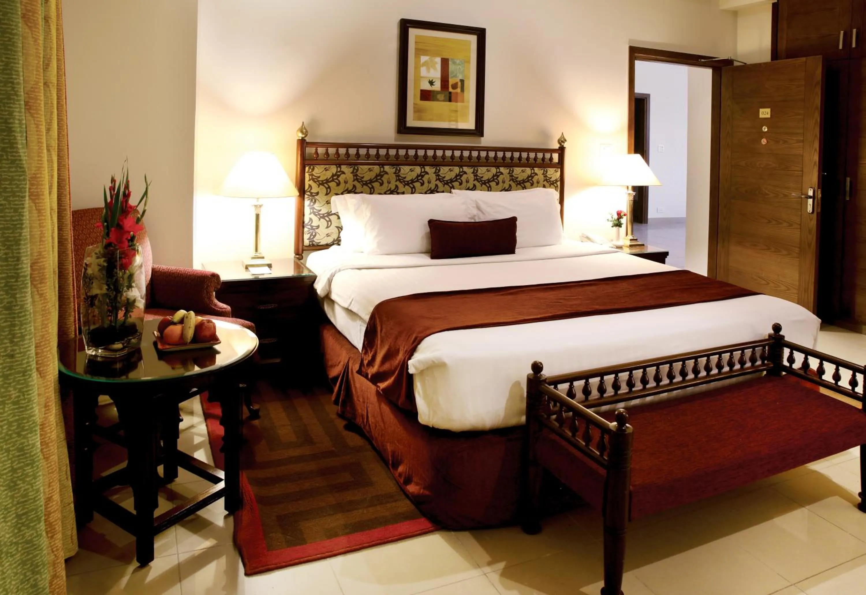 Photo of the whole room, Bed in Avari Xpress, Islamabad